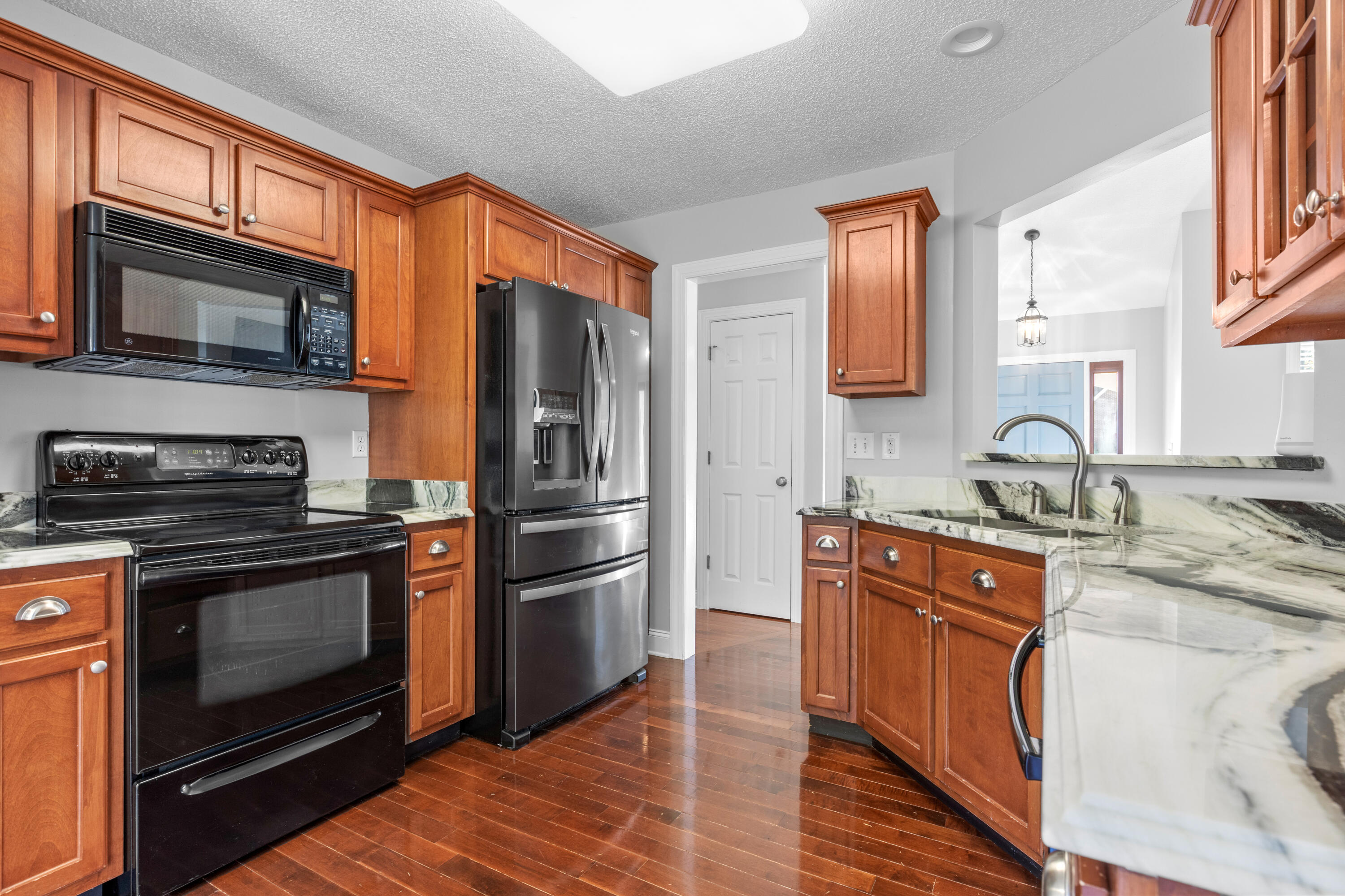 433 Stanford Dr