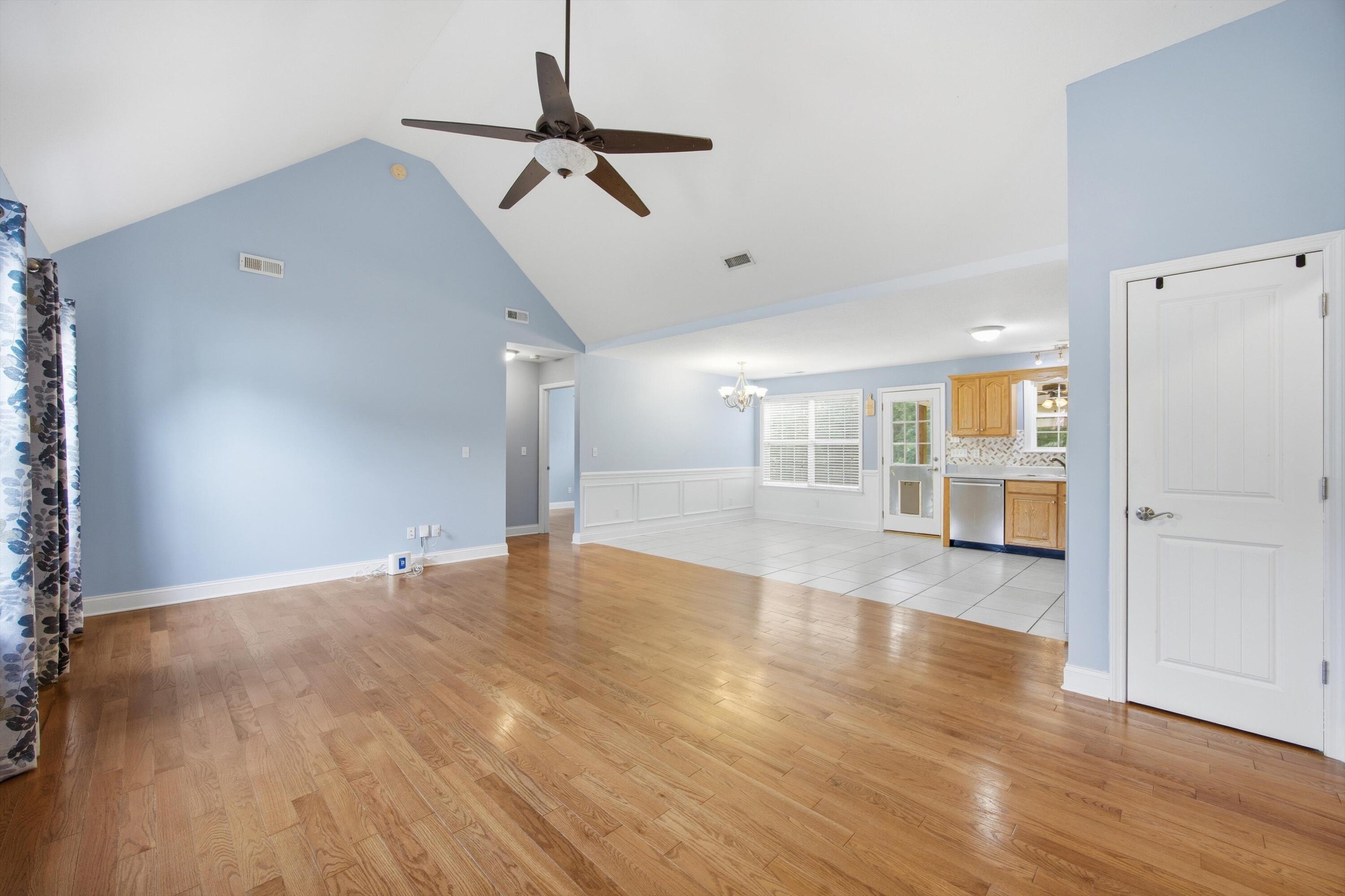 6807 Grazing Lane