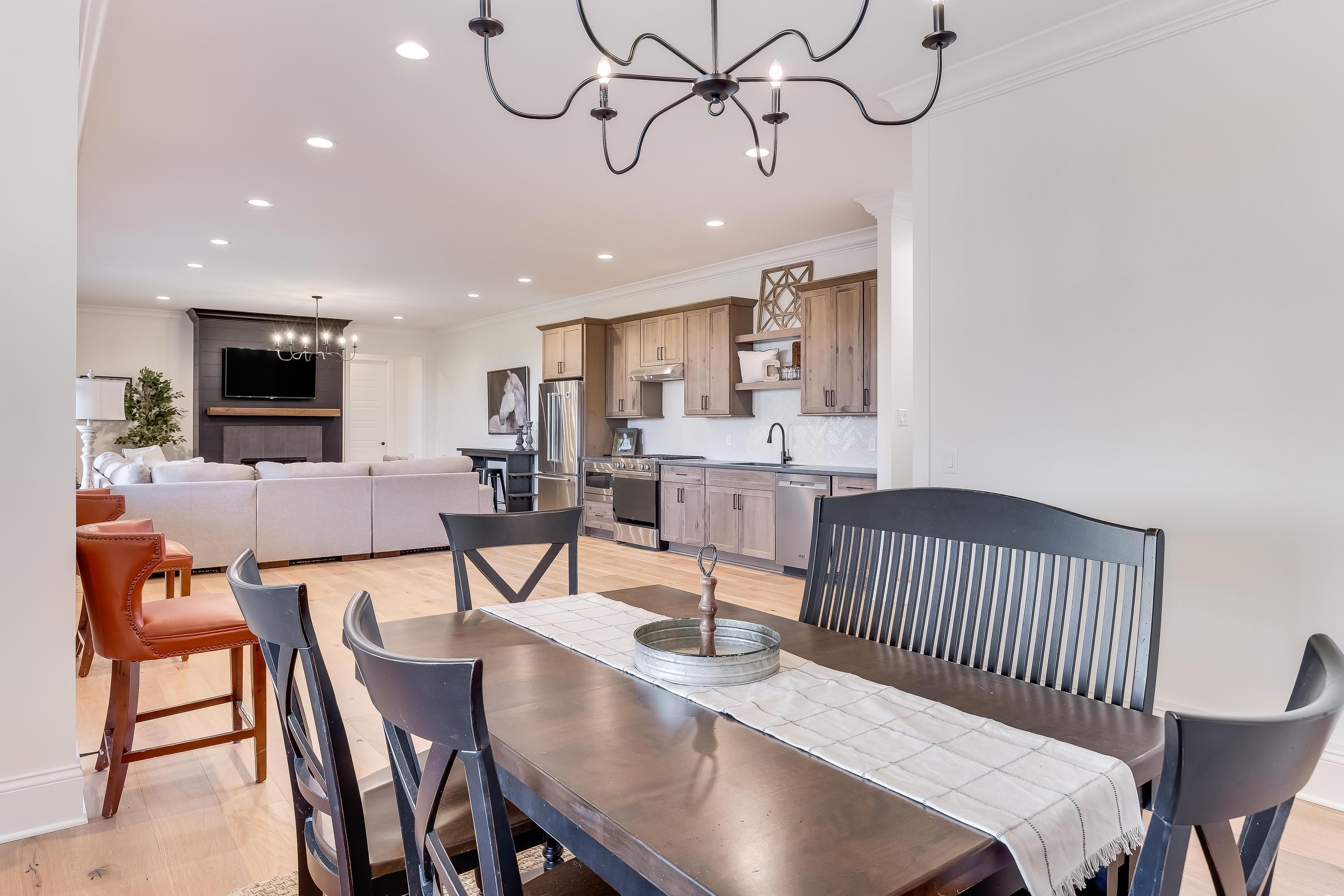 2214 Horizons View Drive