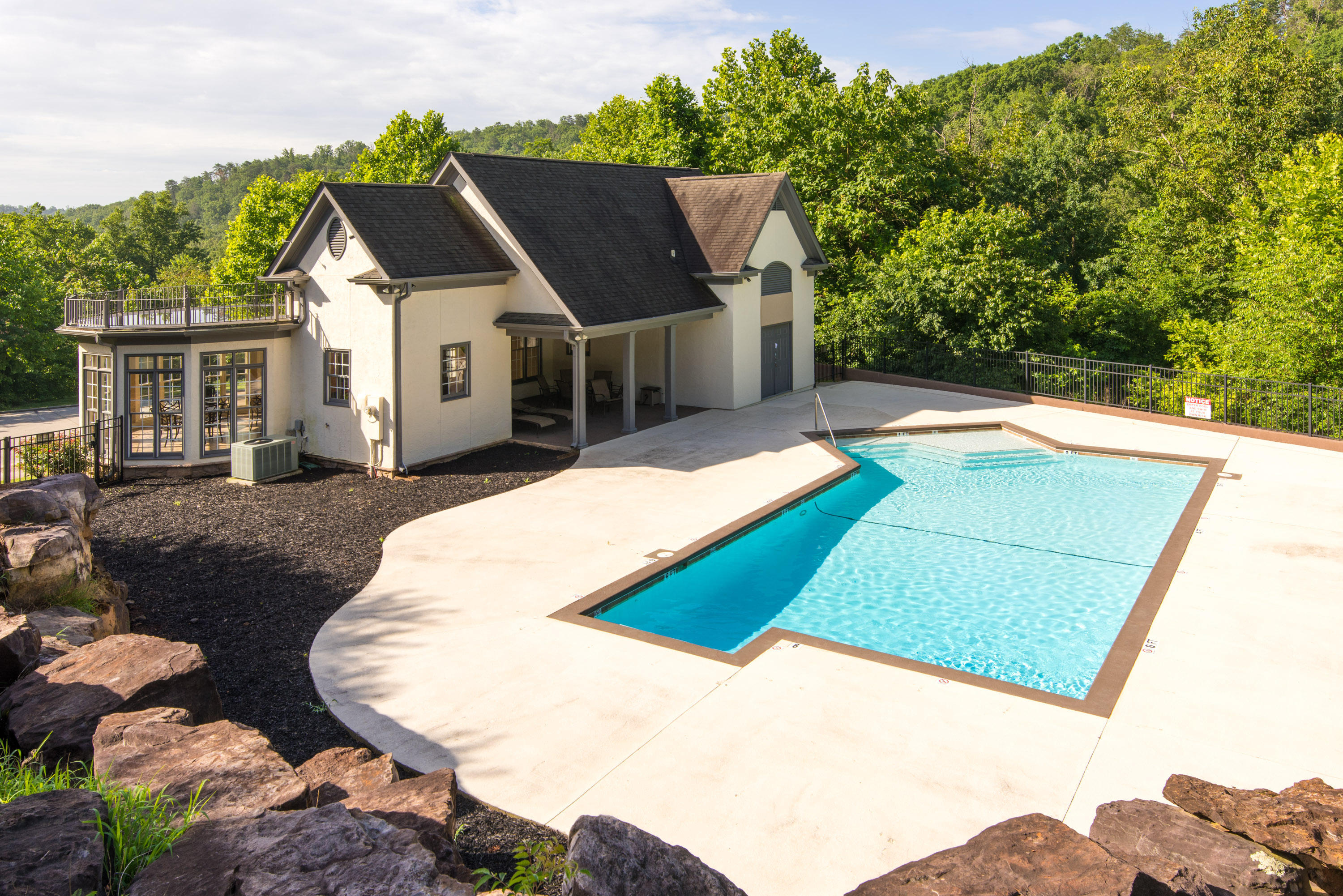 2214 Horizons View Drive