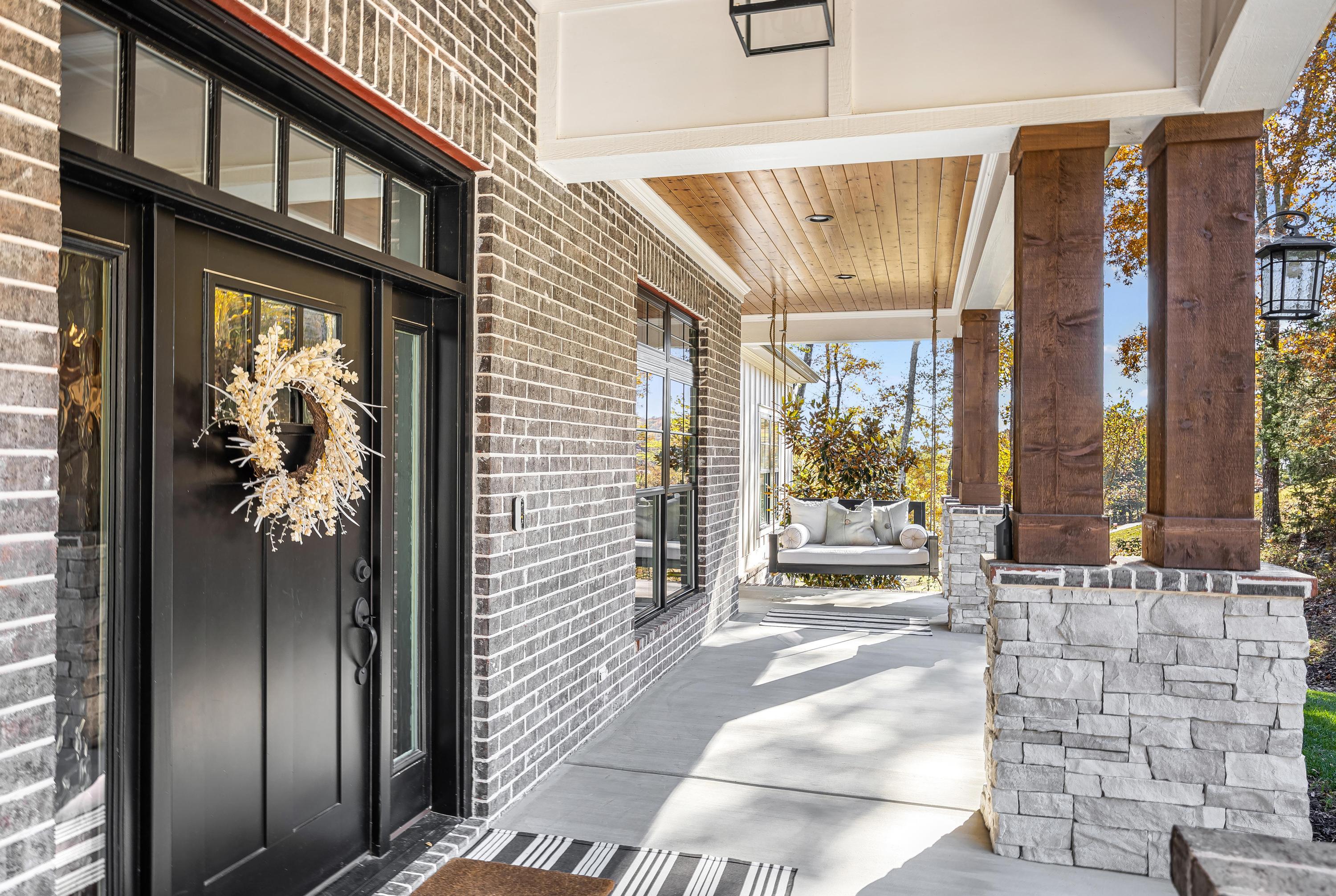 2214 Horizons View Drive