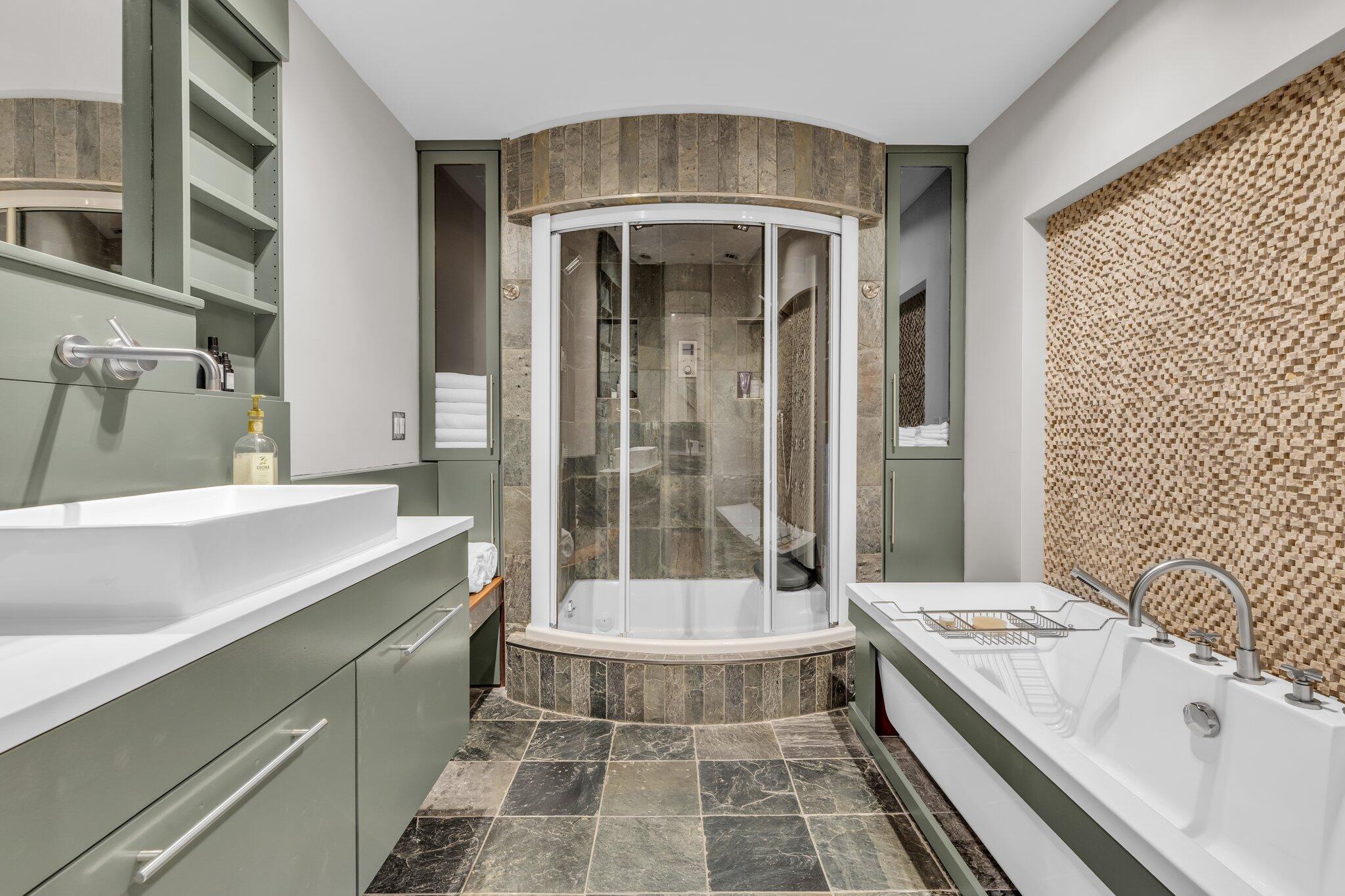 55 E Main Street, #208