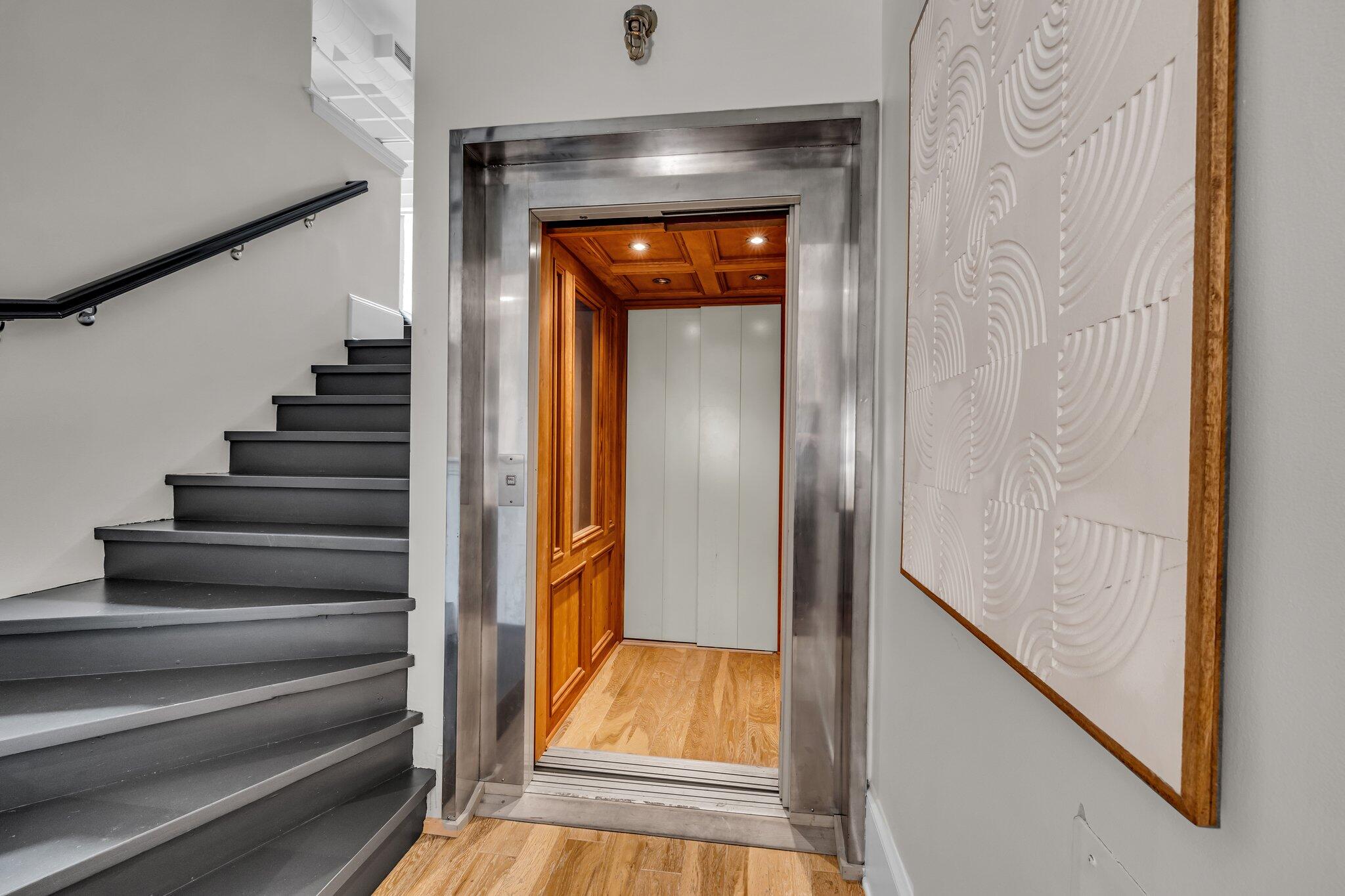 55 E Main Street, #208