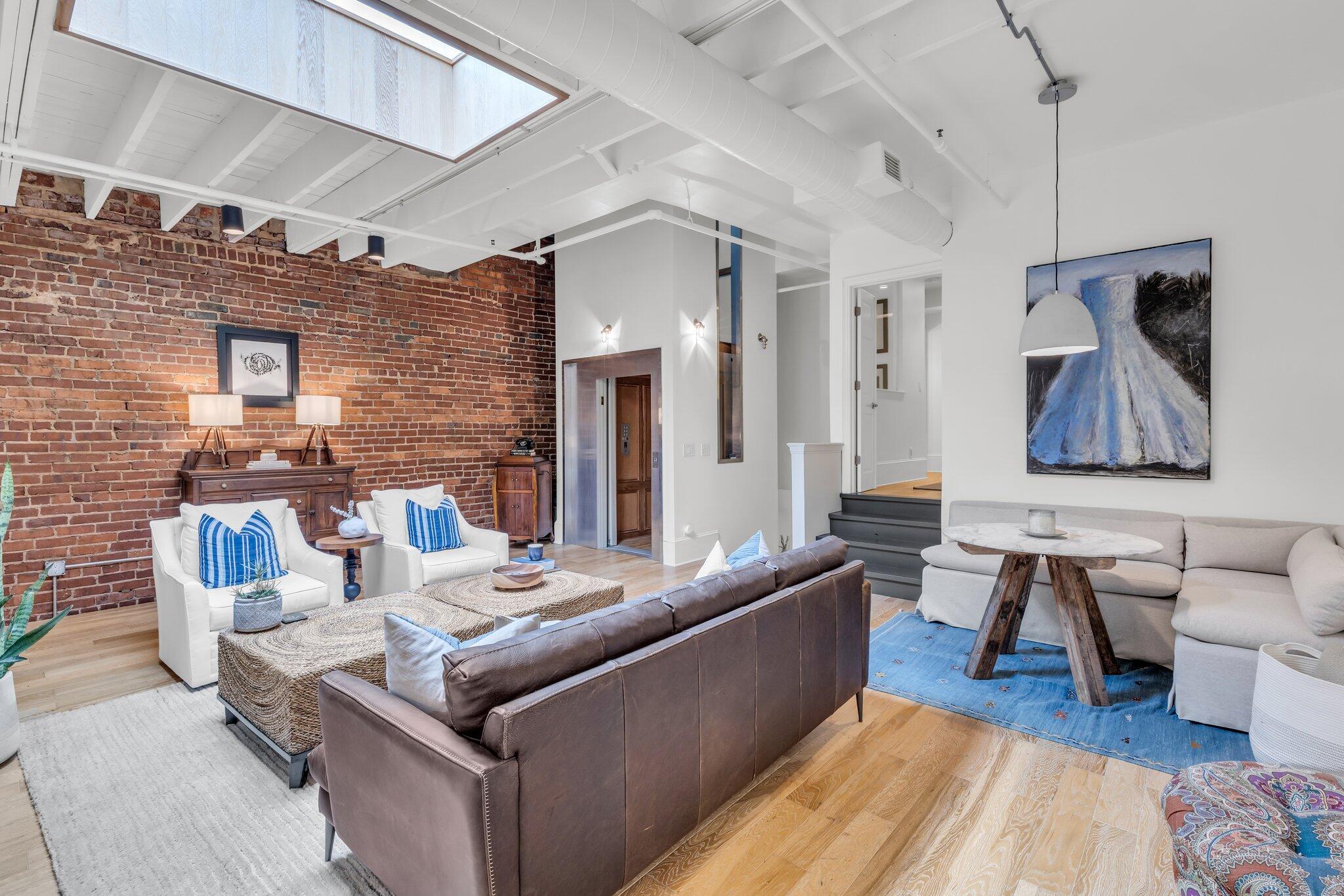 55 E Main Street, #208