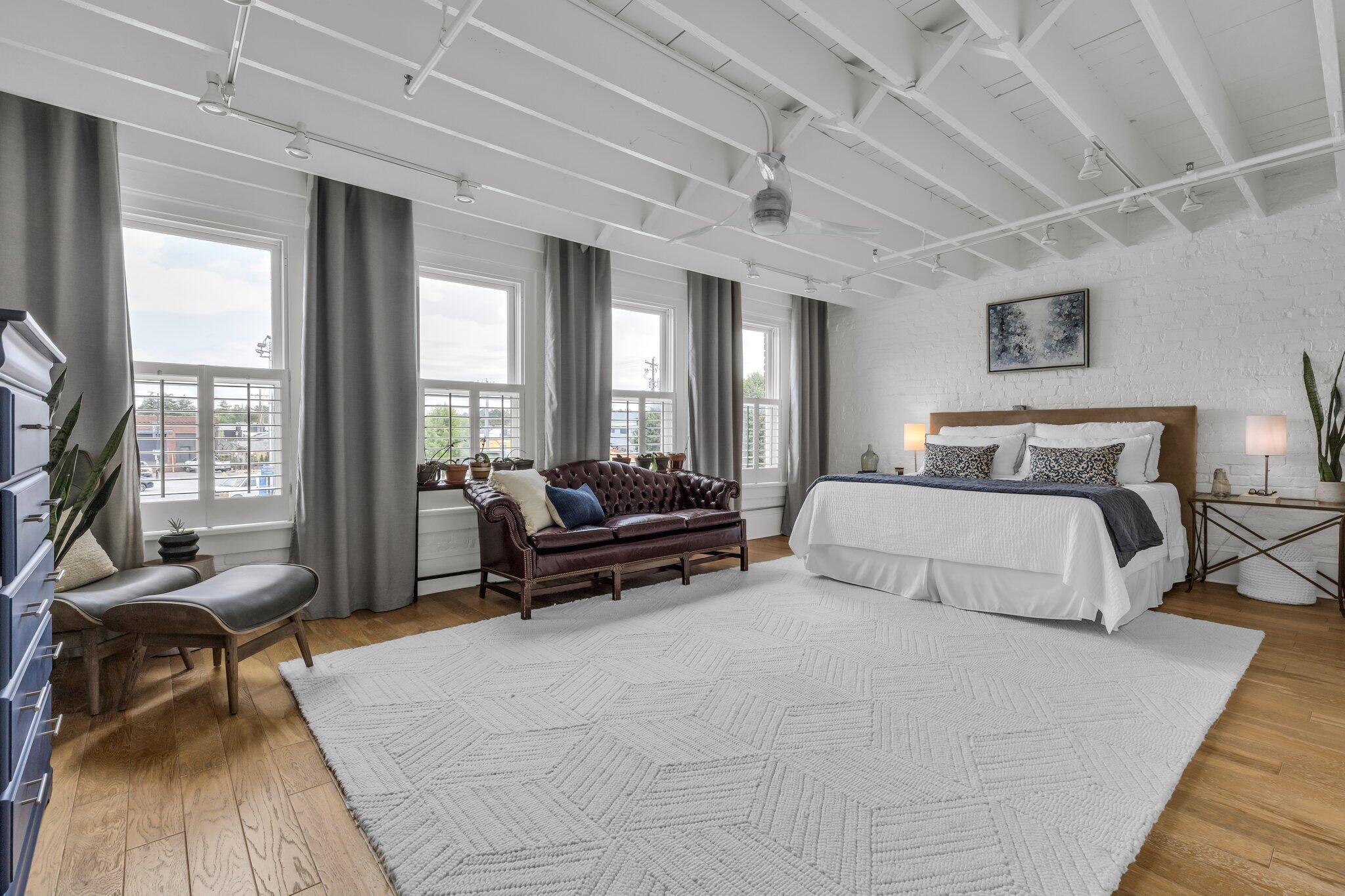 55 E Main Street, #208