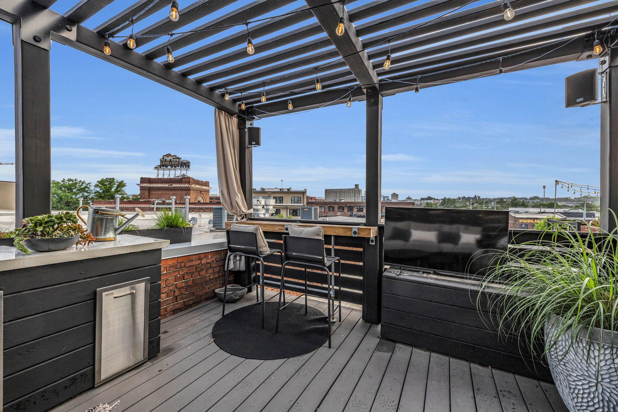 55 E Main Street, #208