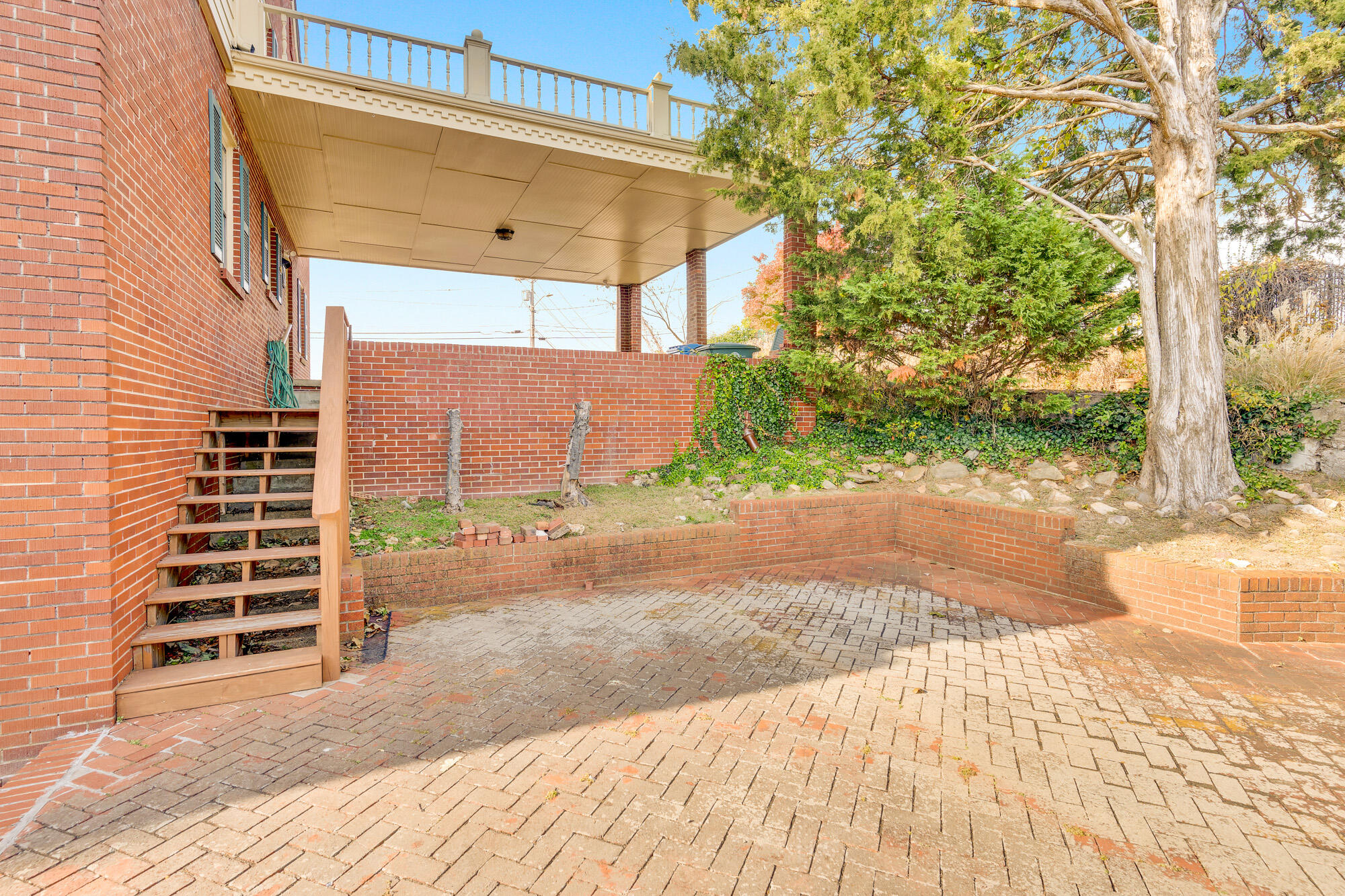 462 N Crest Road