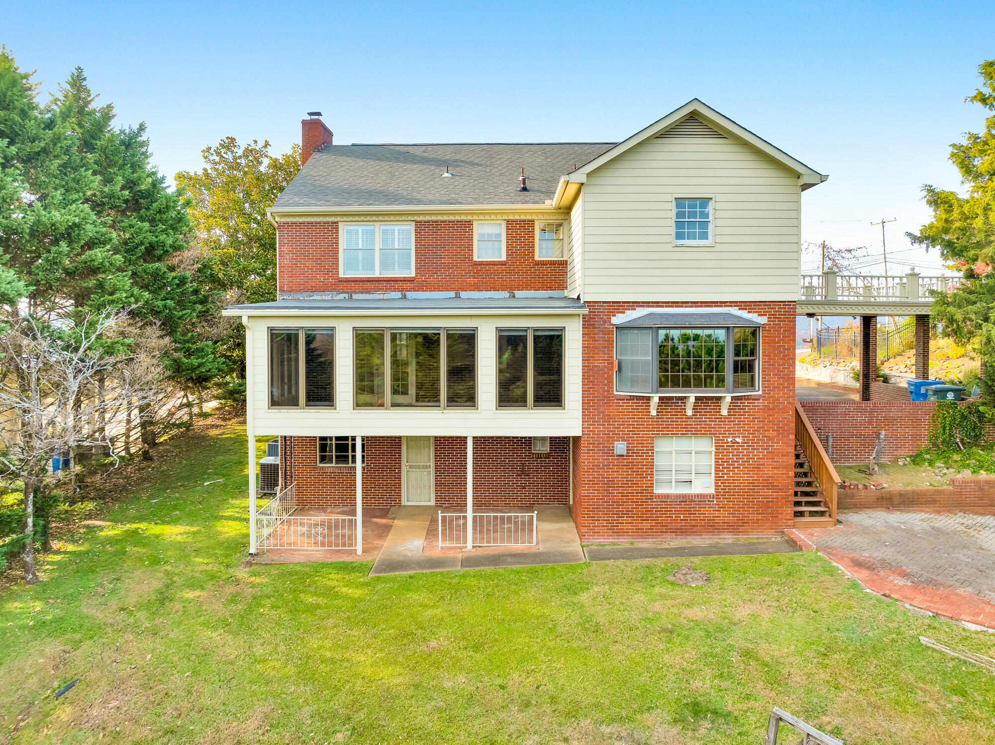 462 N Crest Road
