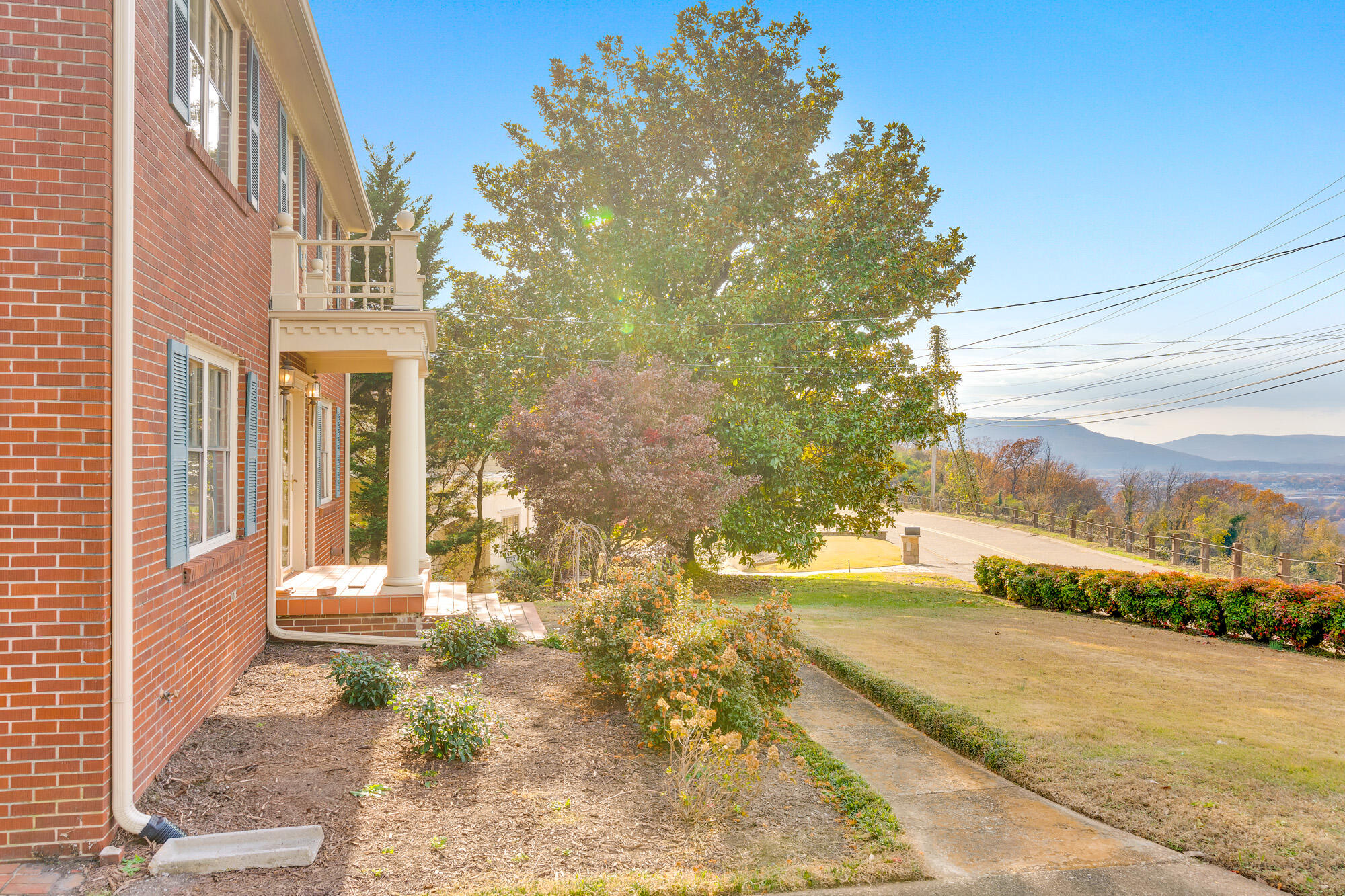 462 N Crest Road