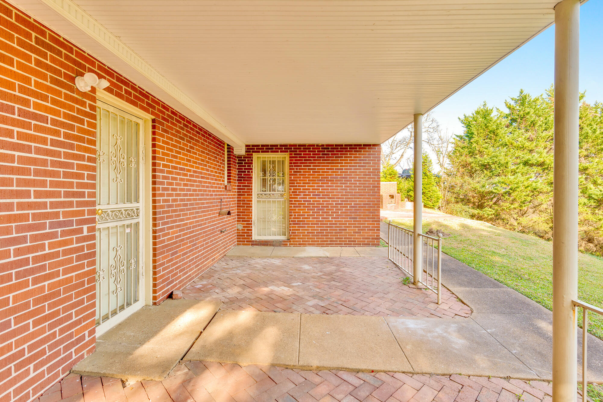462 N Crest Road