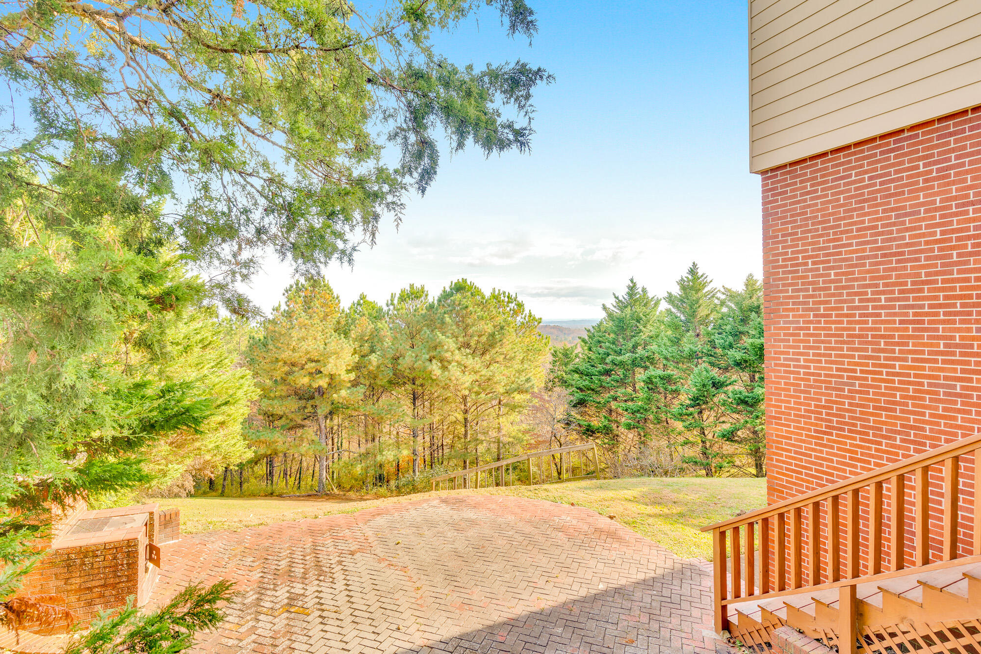 462 N Crest Road