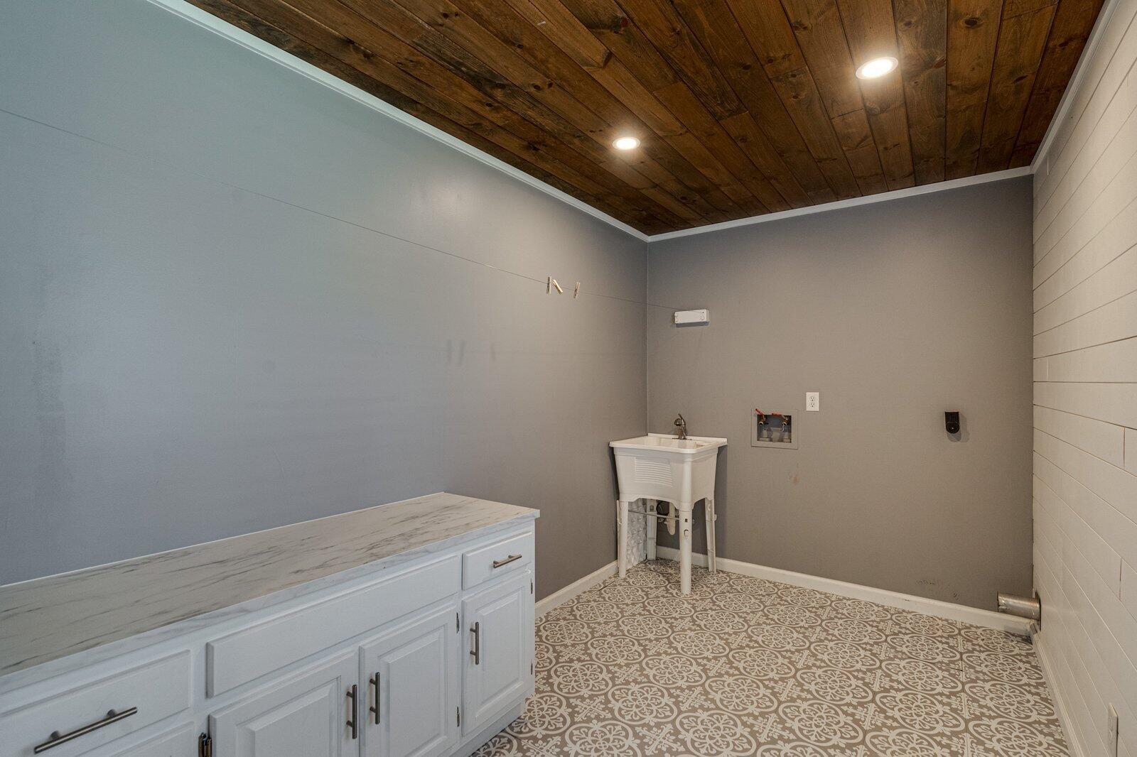 437 Valleybrook Road