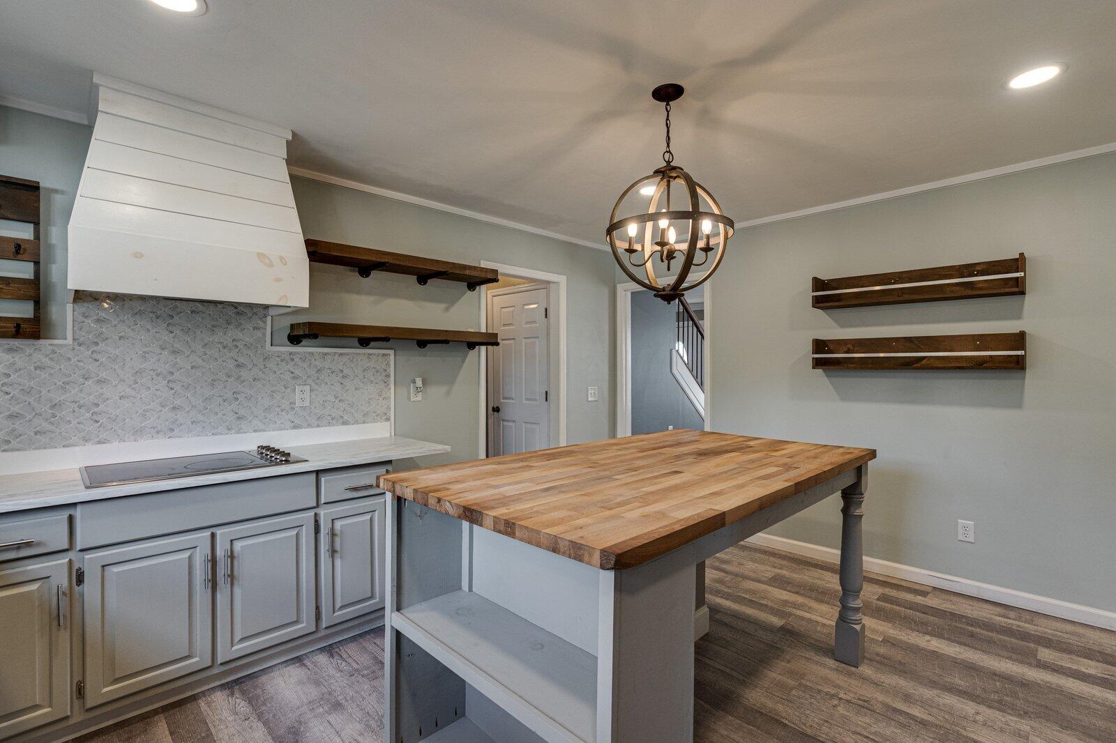 437 Valleybrook Road