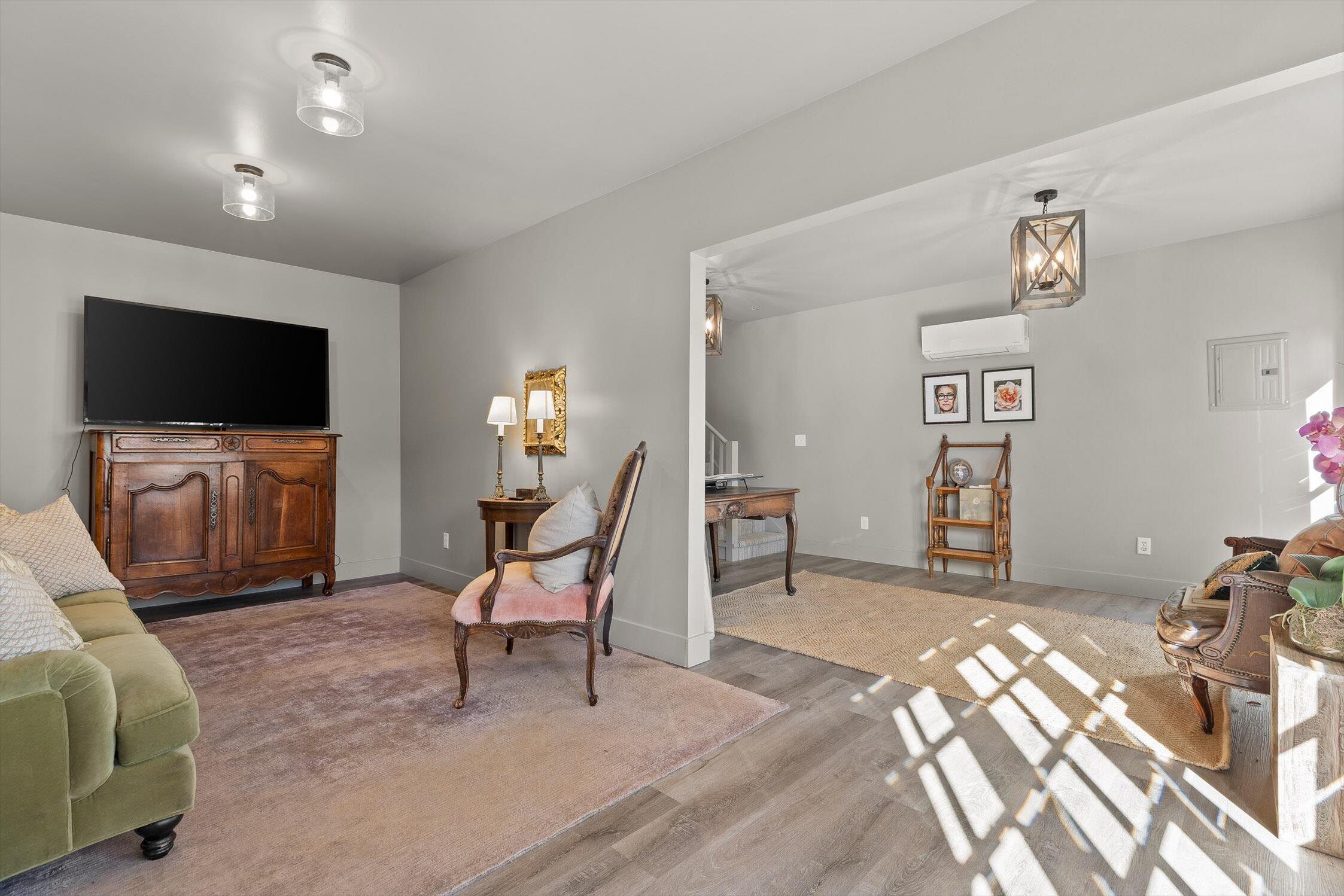 4415 Saint Elmo Avenue