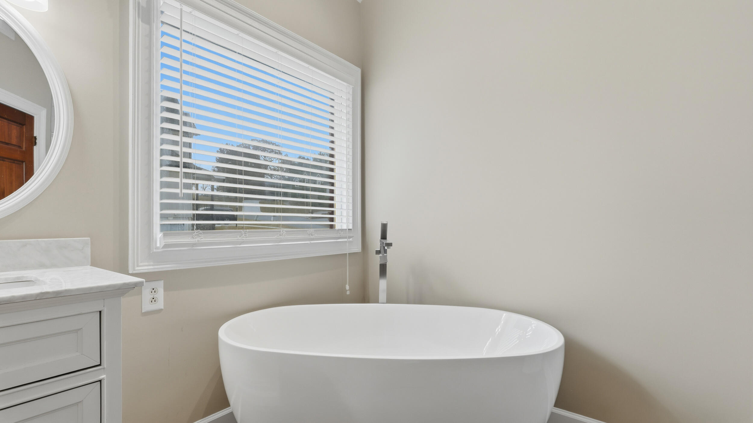 1722 Brookwood Drive NE