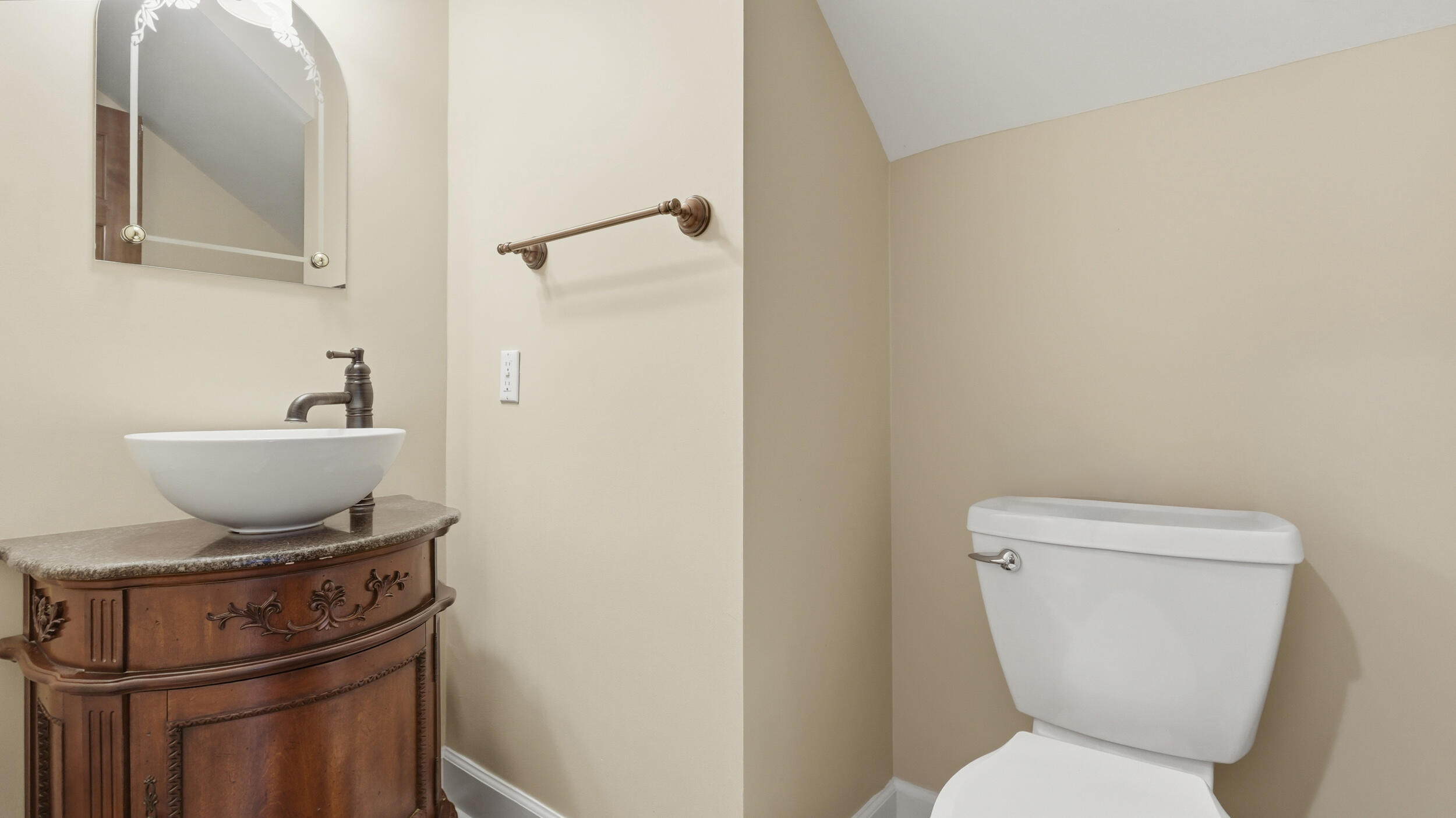 1722 Brookwood Drive NE