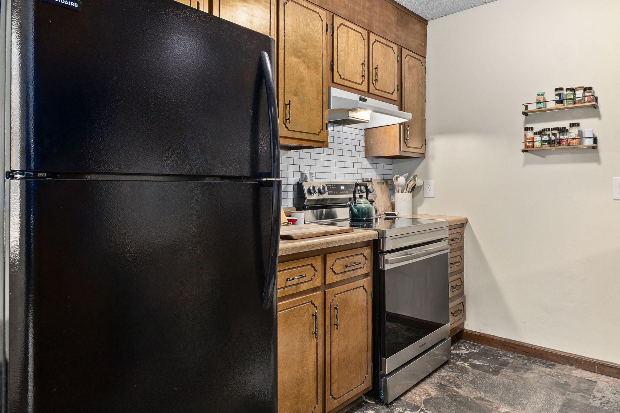 3321 Elder Mountain Road