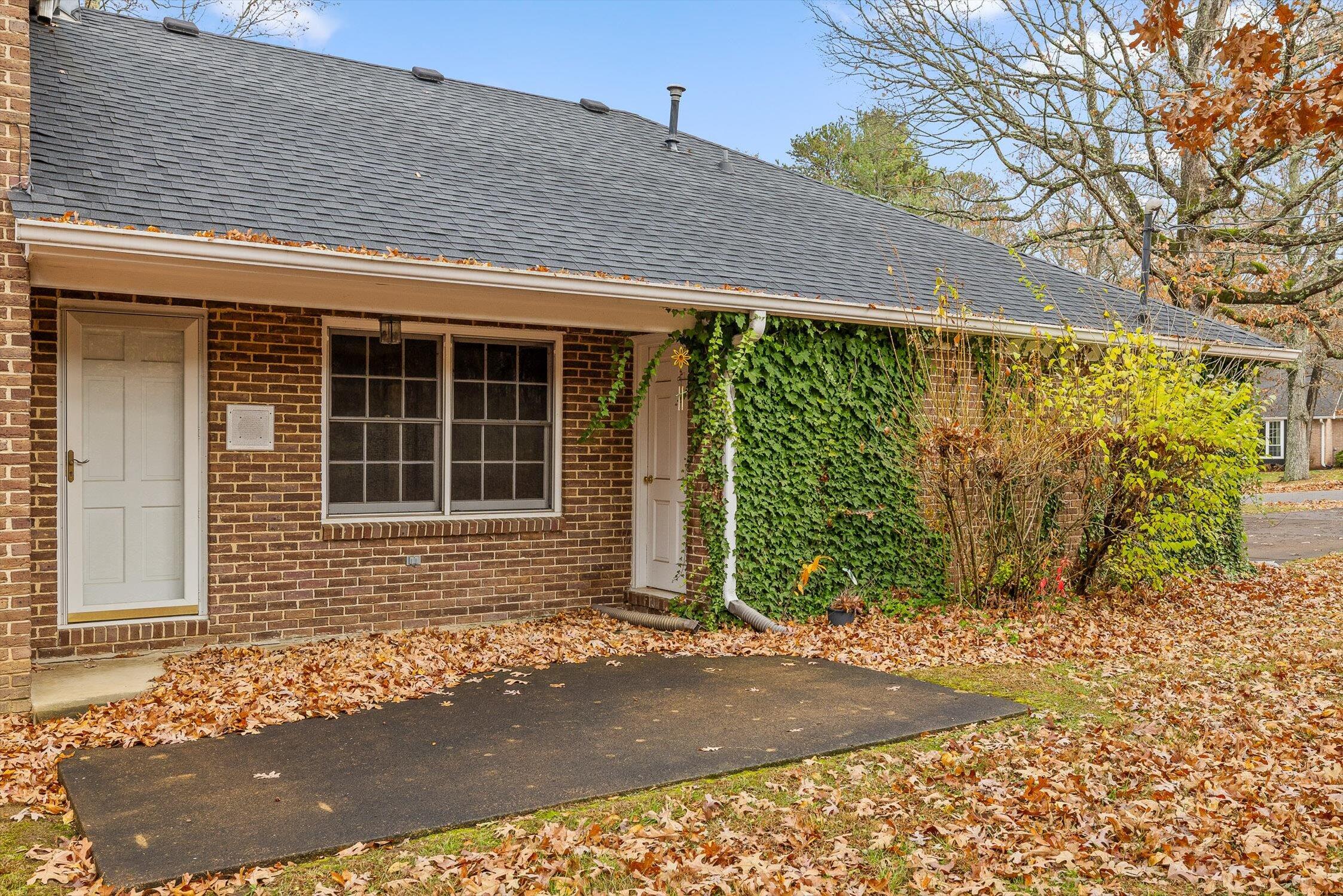 185 Woodcliff Circle