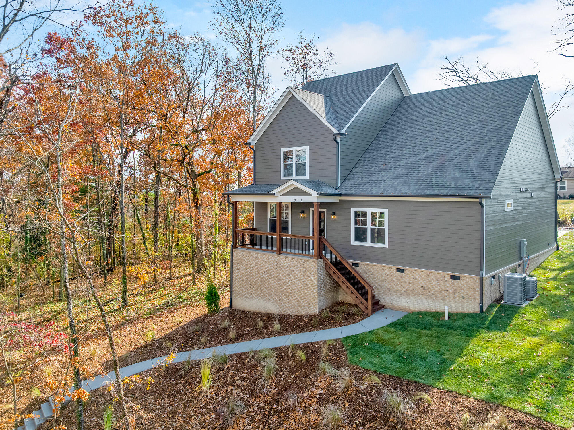 1216 Clermont Drive