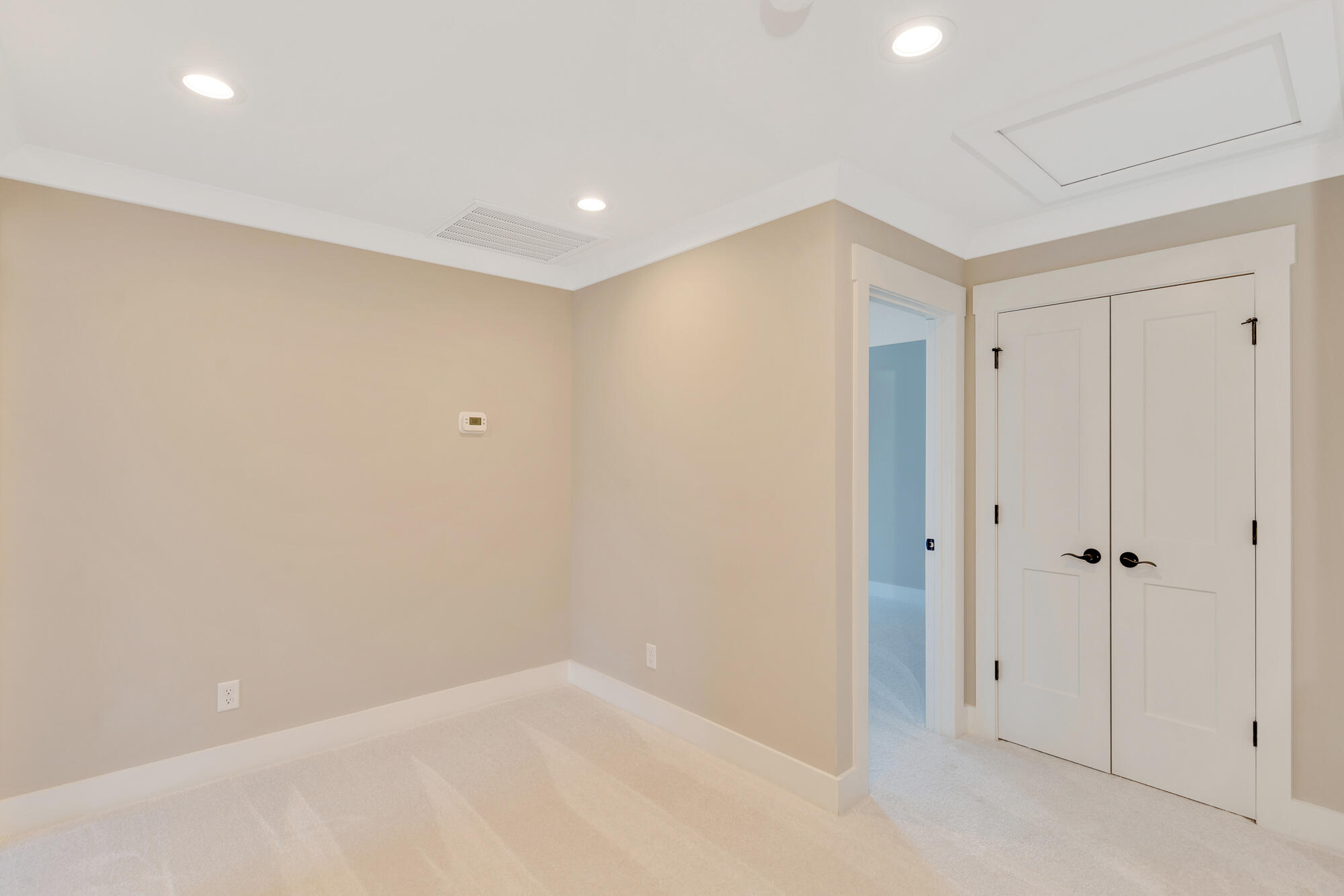 1216 Clermont Drive