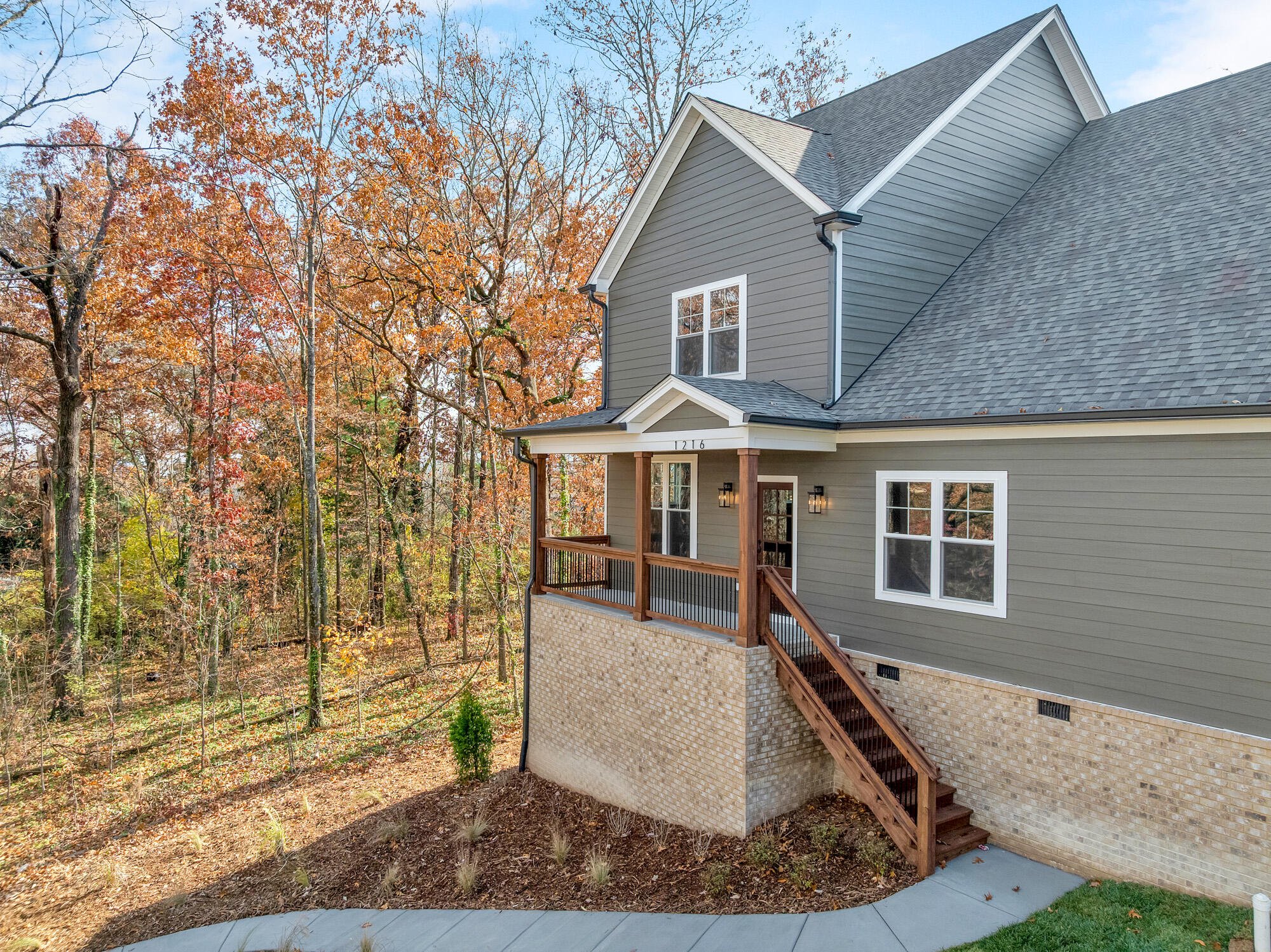 1216 Clermont Drive