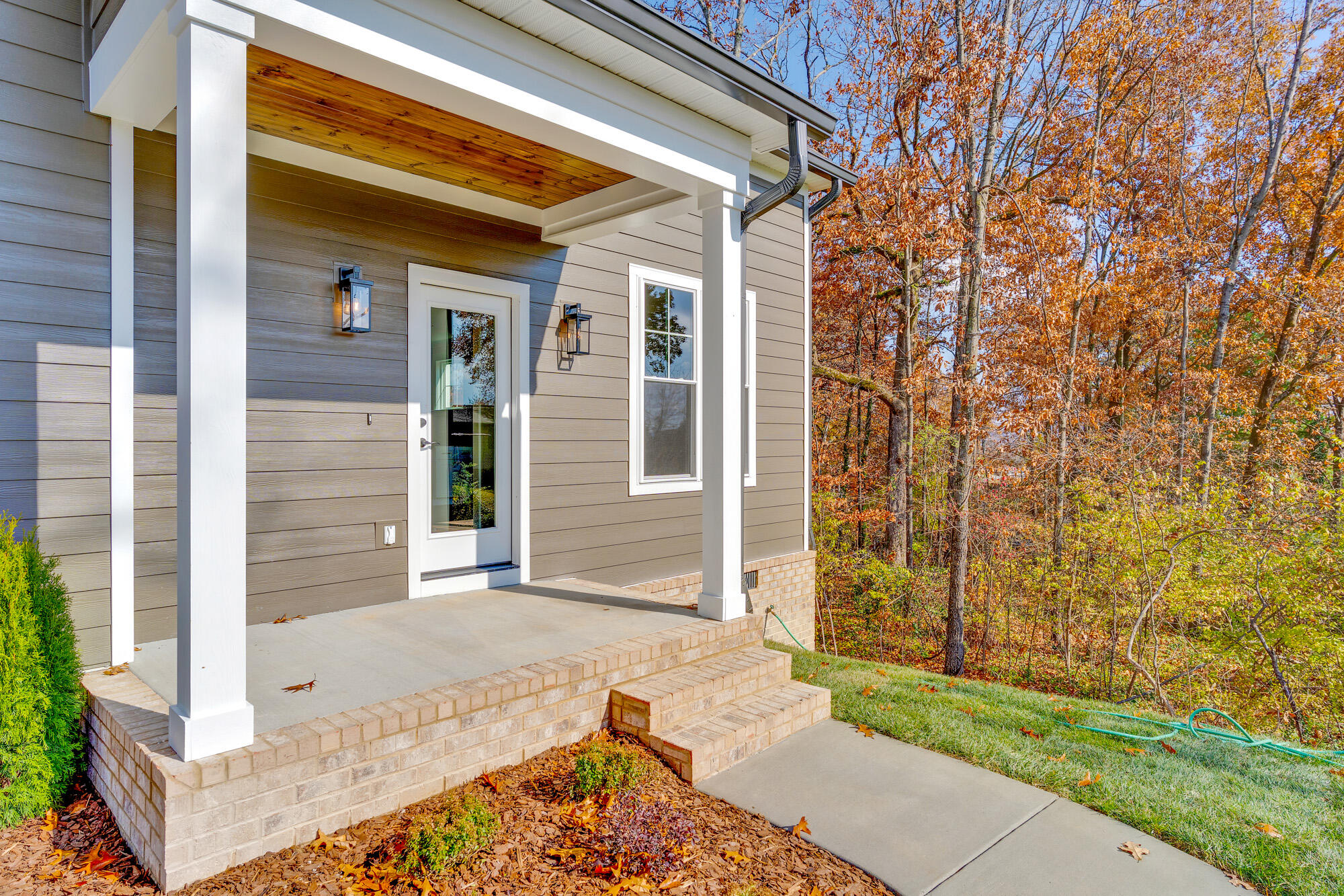 1216 Clermont Drive