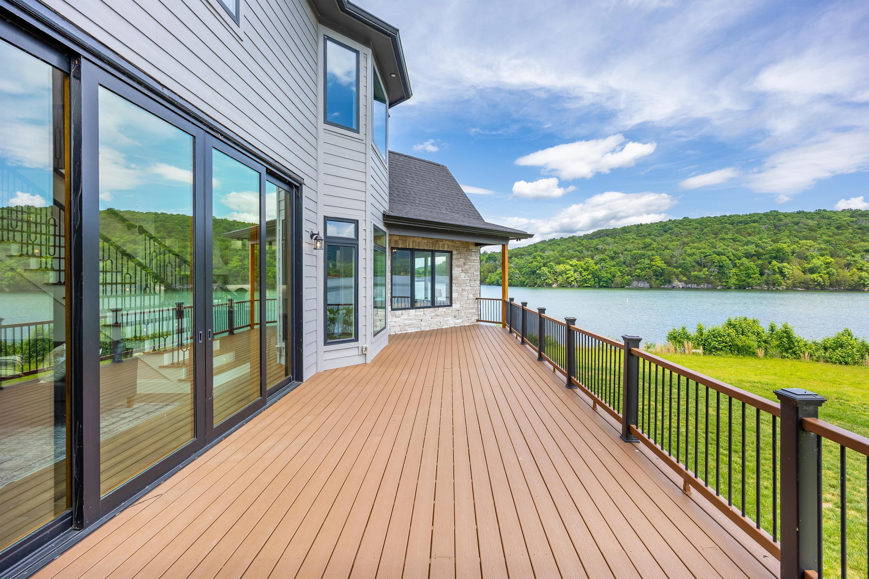 340 Edgewater Way