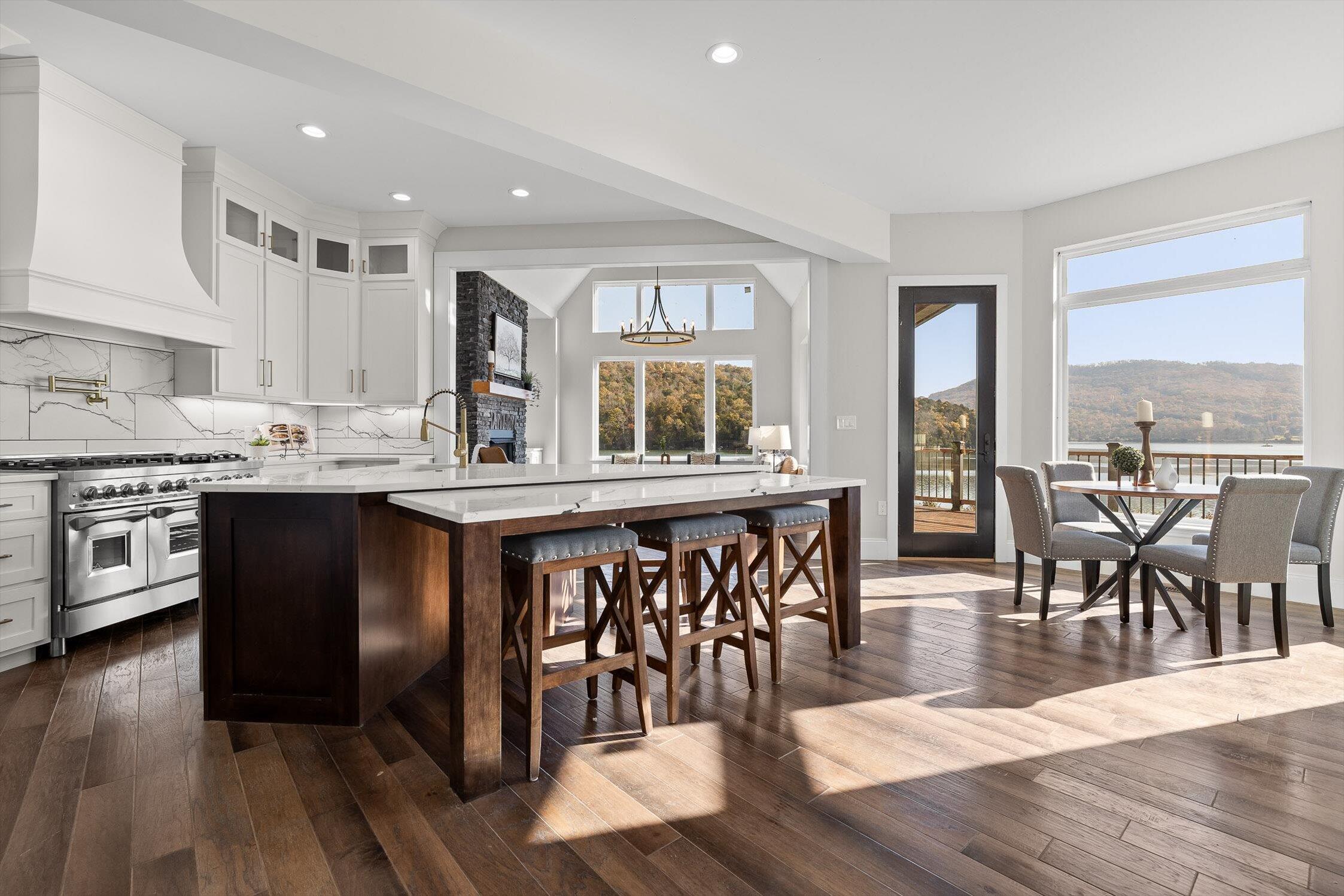 340 Edgewater Way