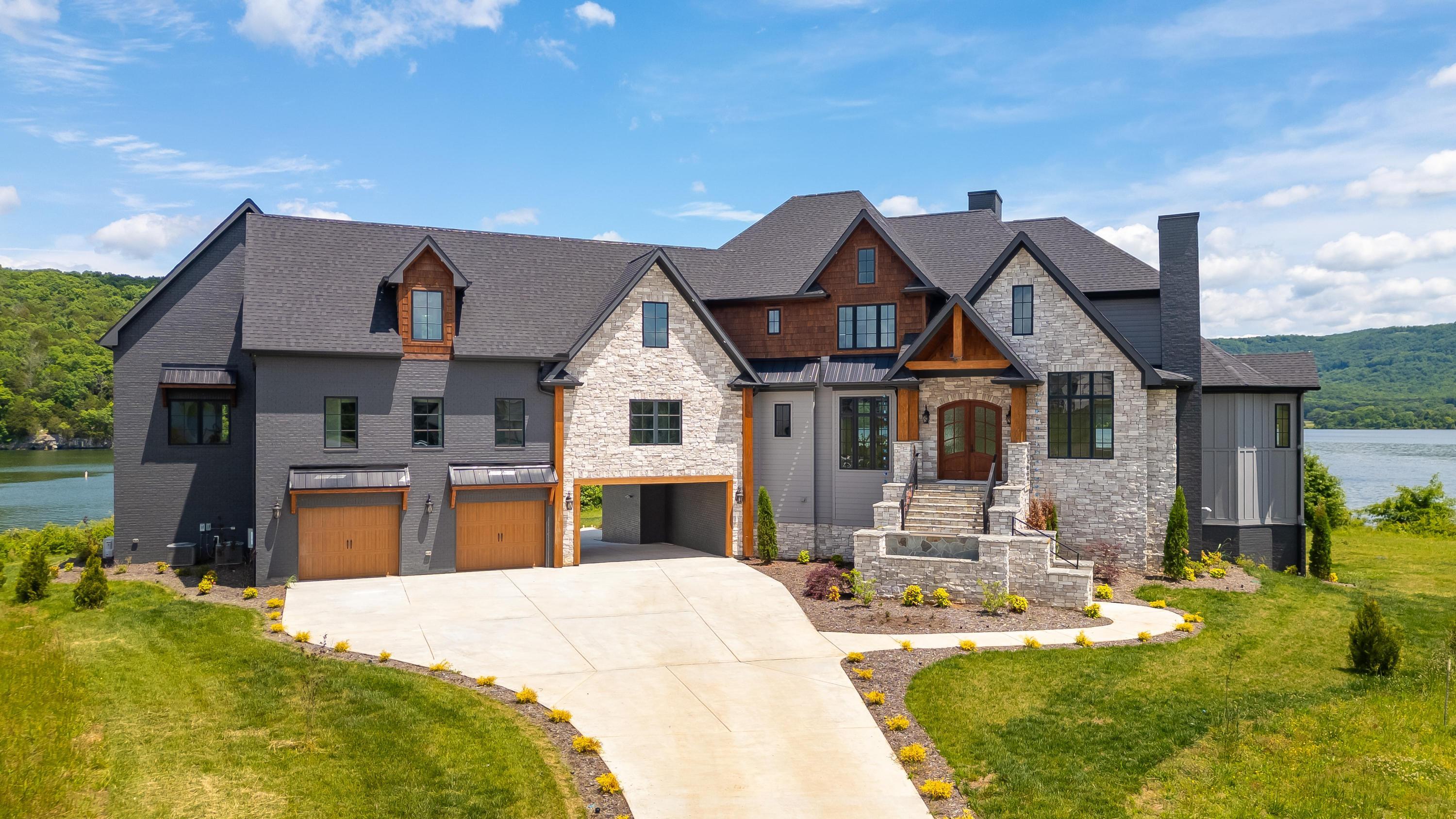 340 Edgewater Way