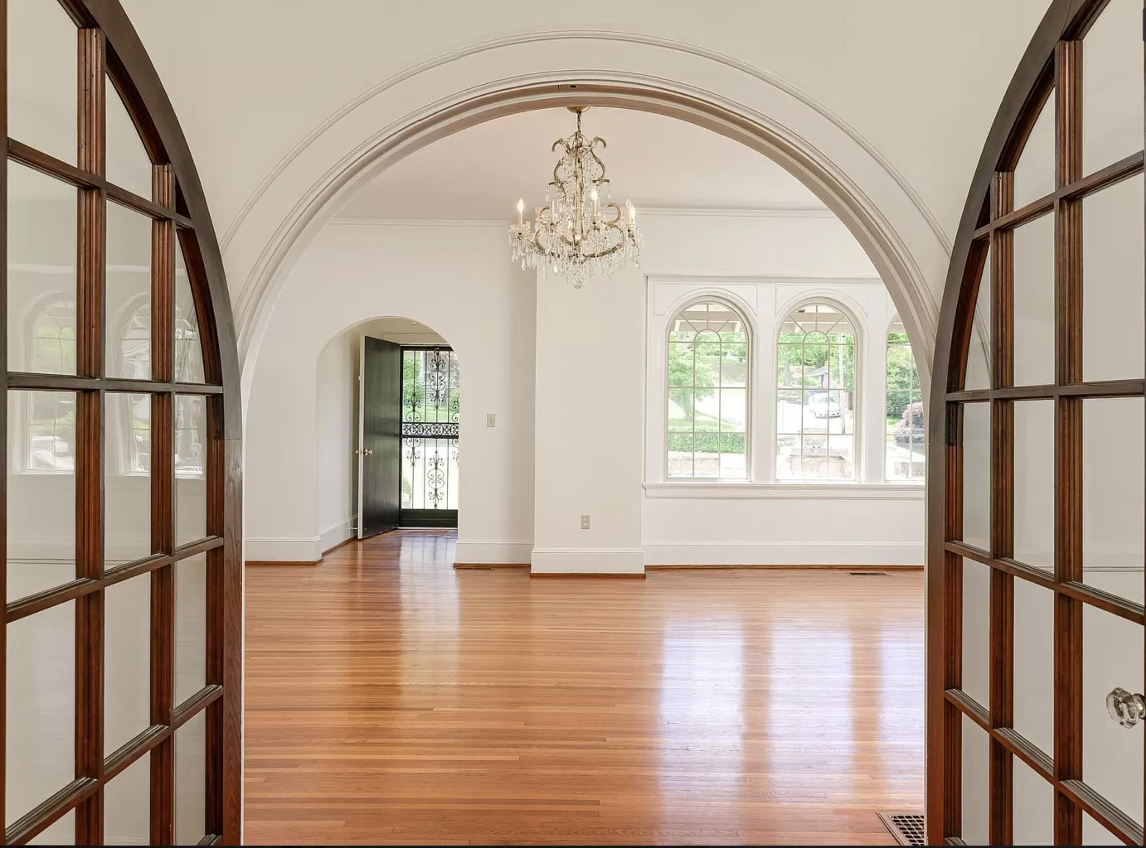 4102 Saint Elmo Avenue