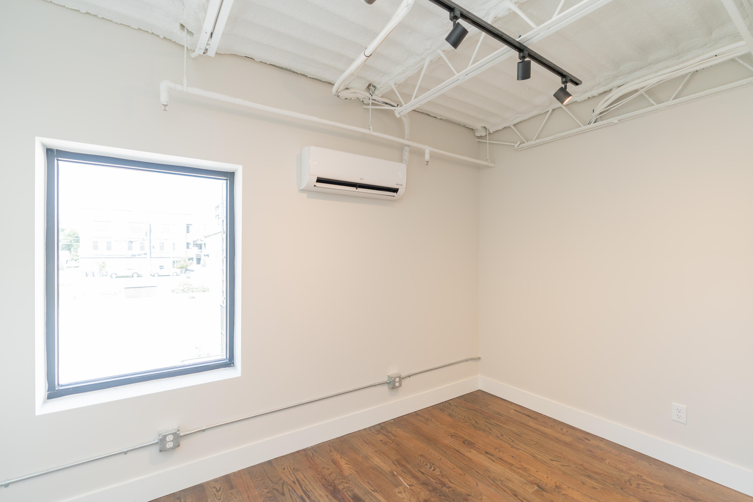 614 E Main Street, 205