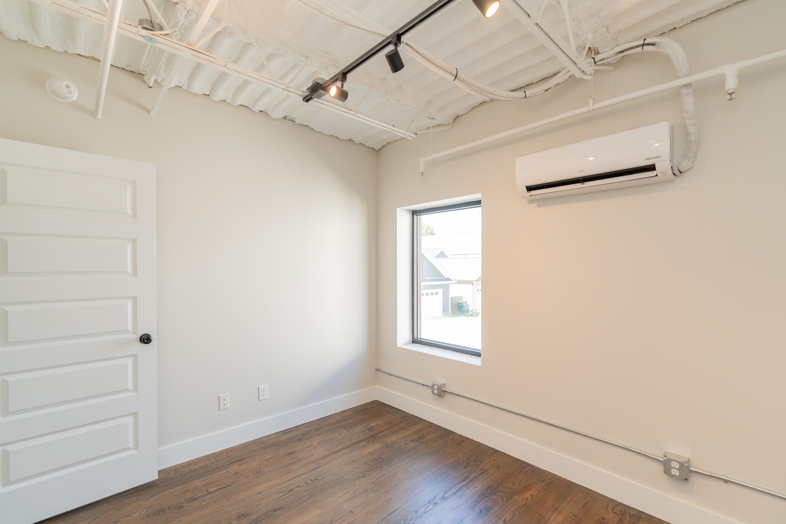 614 E Main Street, 205