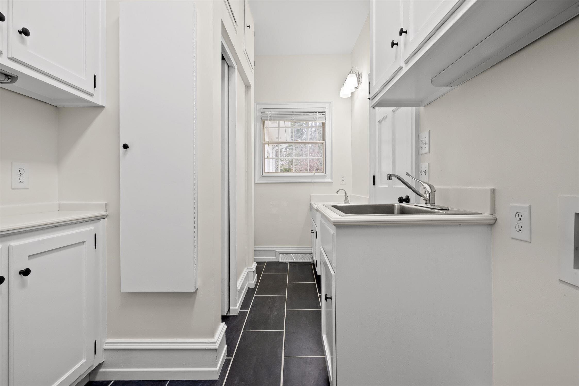 3176 Chestnut Circle NW