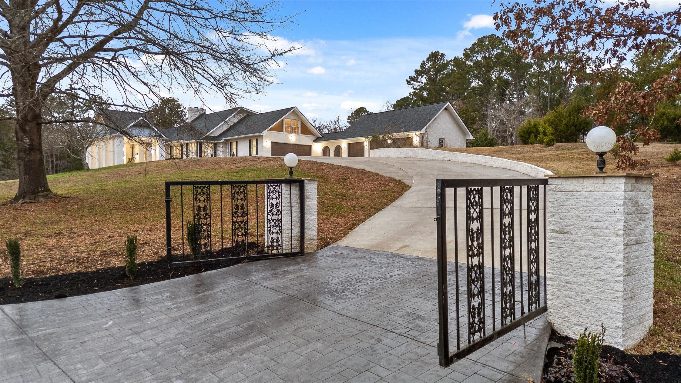 3176 Chestnut Circle NW