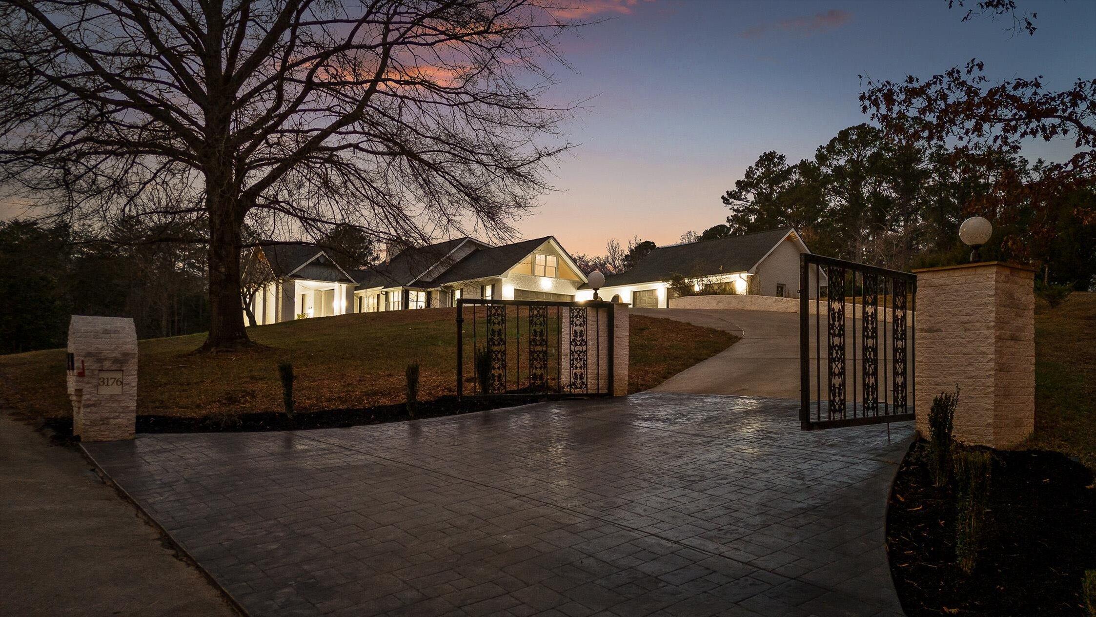 3176 Chestnut Circle NW