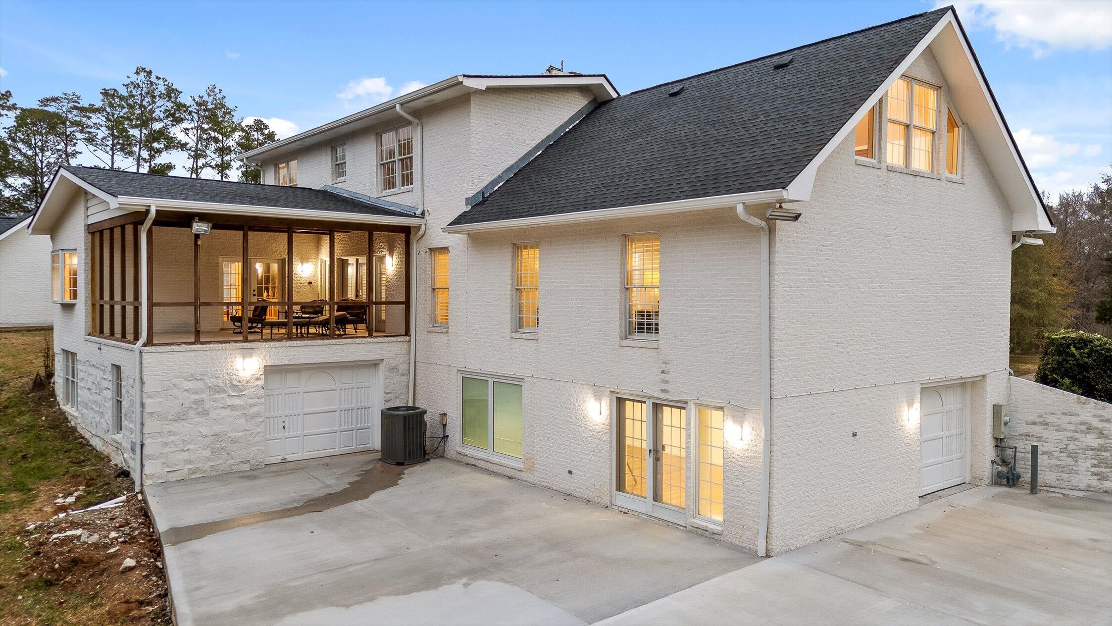 3176 Chestnut Circle NW