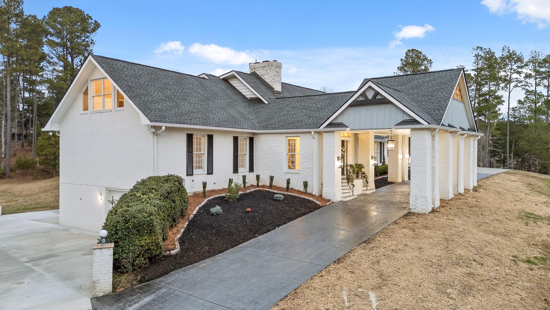 3176 Chestnut Circle NW