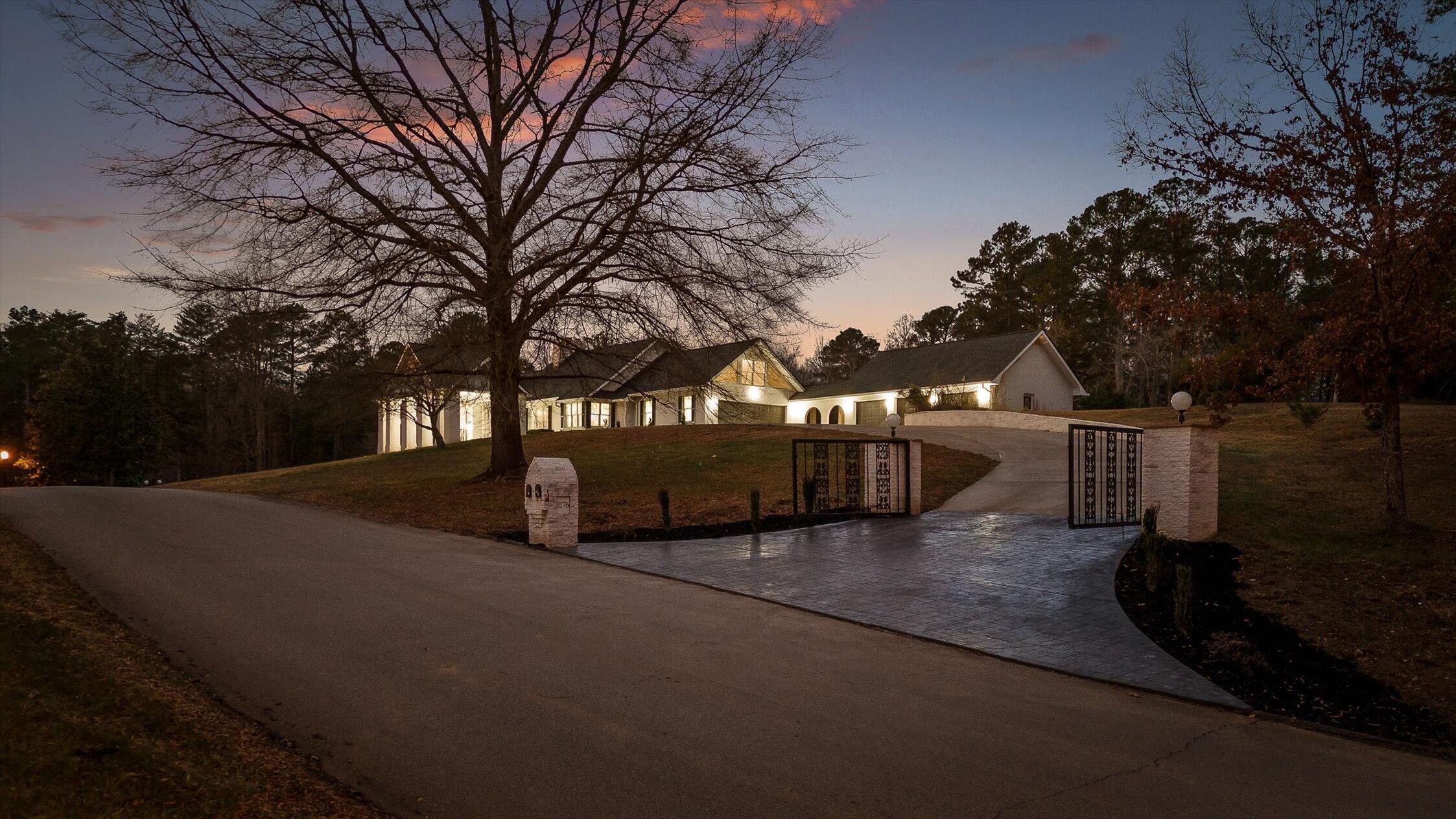 3176 Chestnut Circle NW