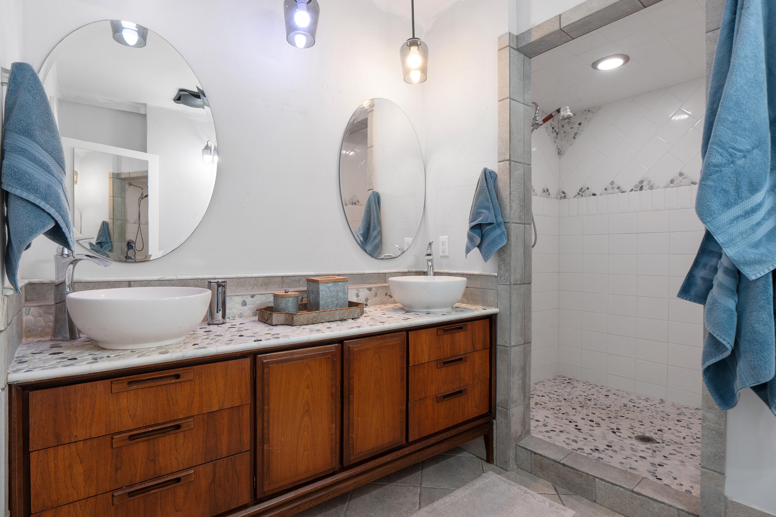 1826 Auburndale Avenue