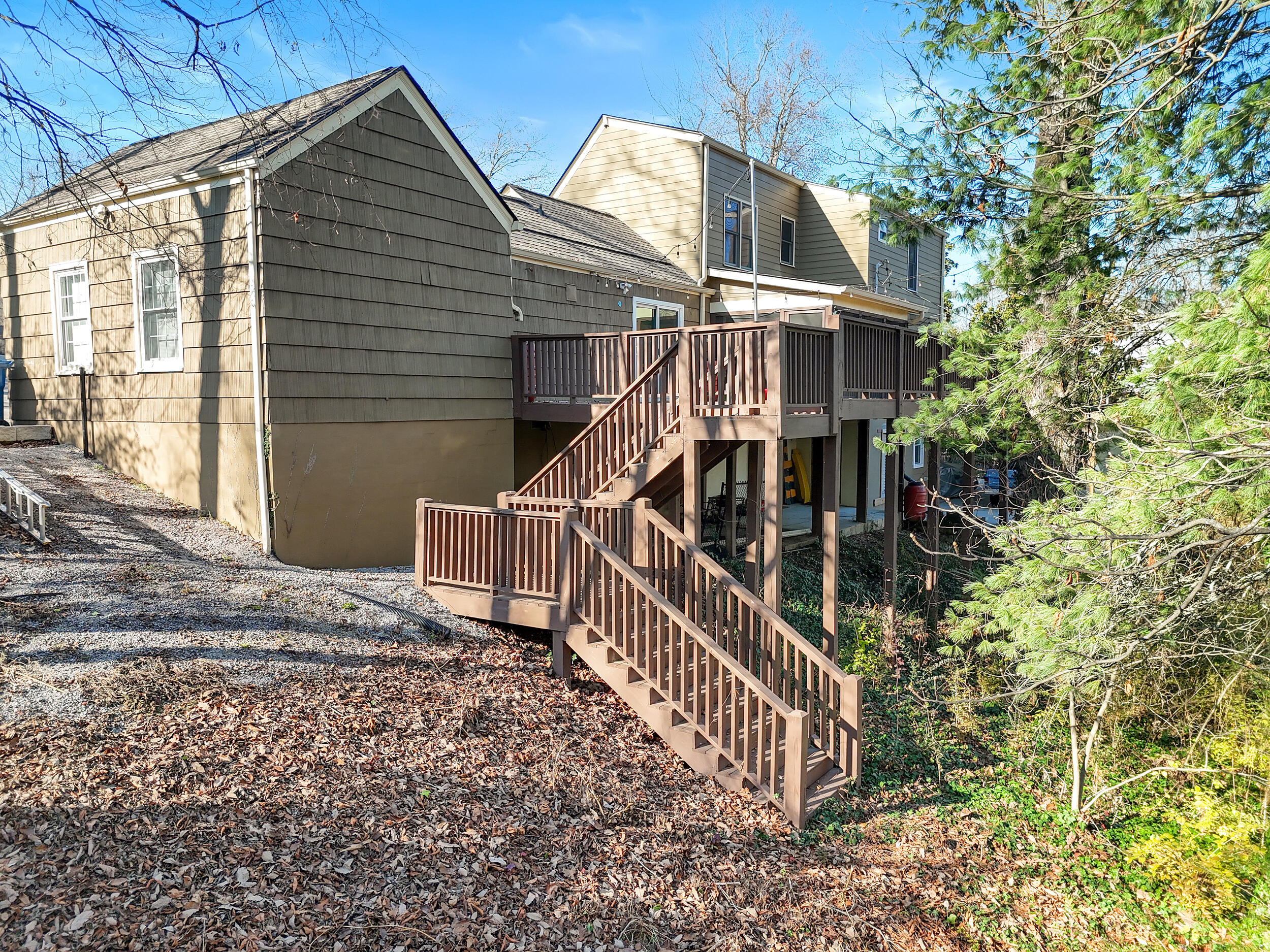 1826 Auburndale Avenue