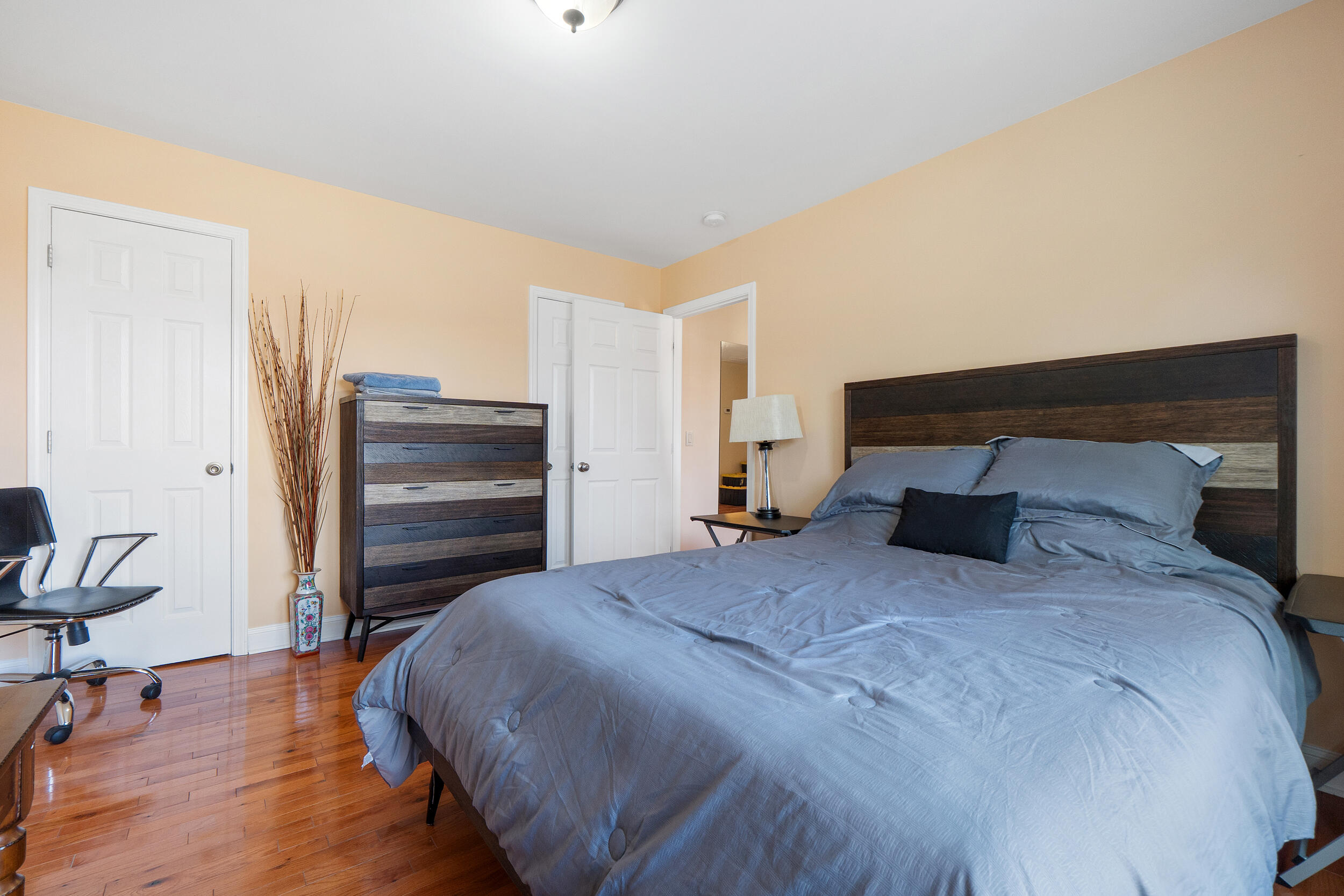 1826 Auburndale Avenue