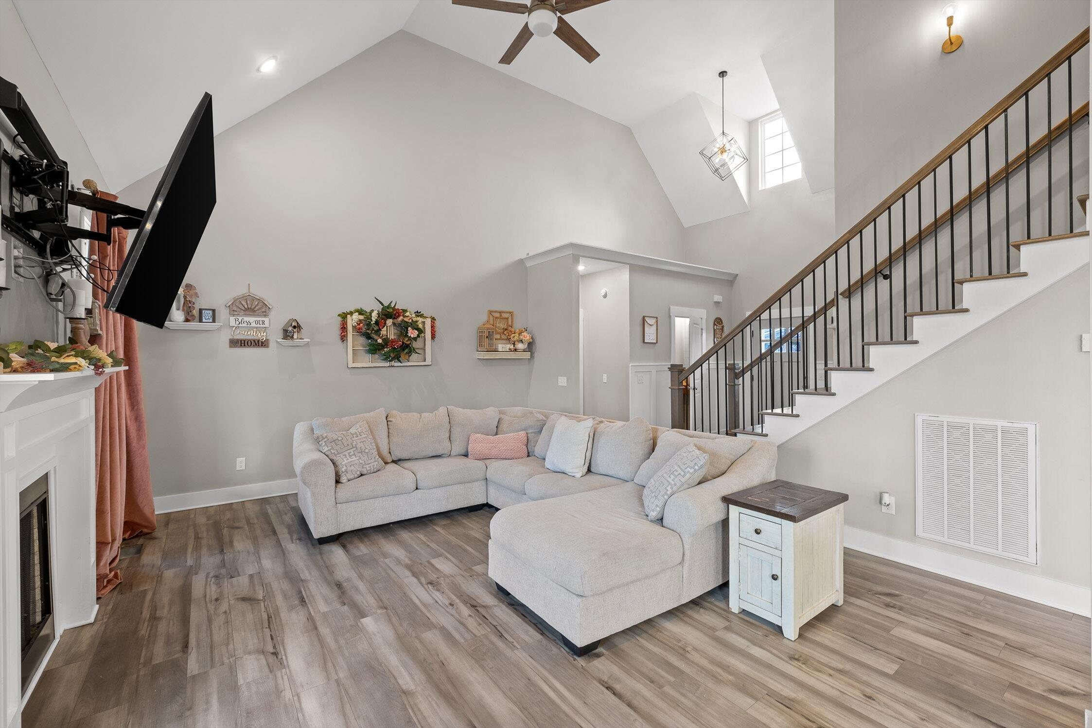 8112 Holly Crest Drive