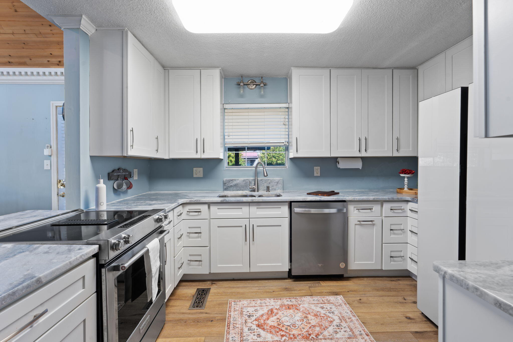 6072 Lamontville Road