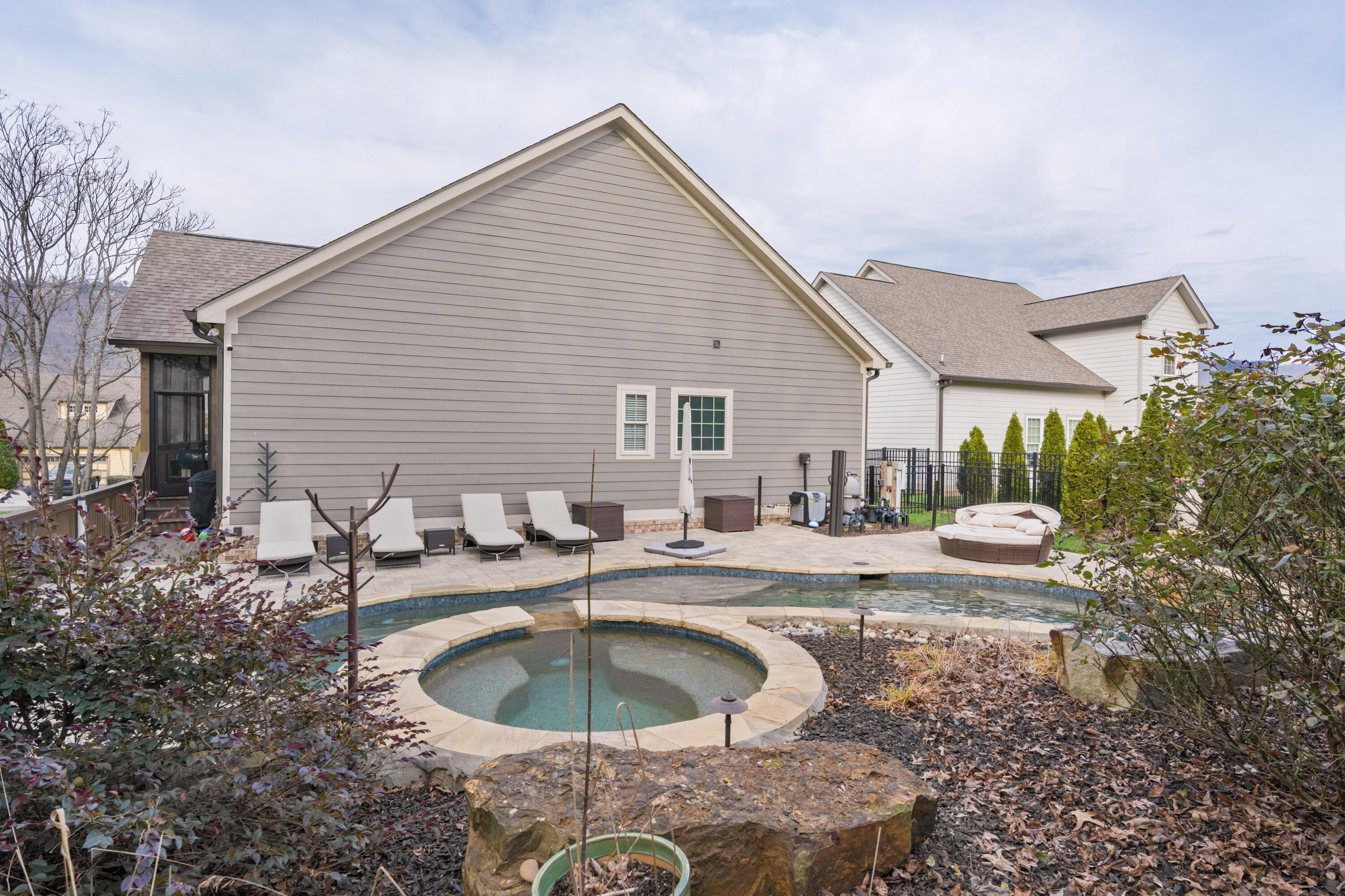 1150 Saddlebrook Drive, 195