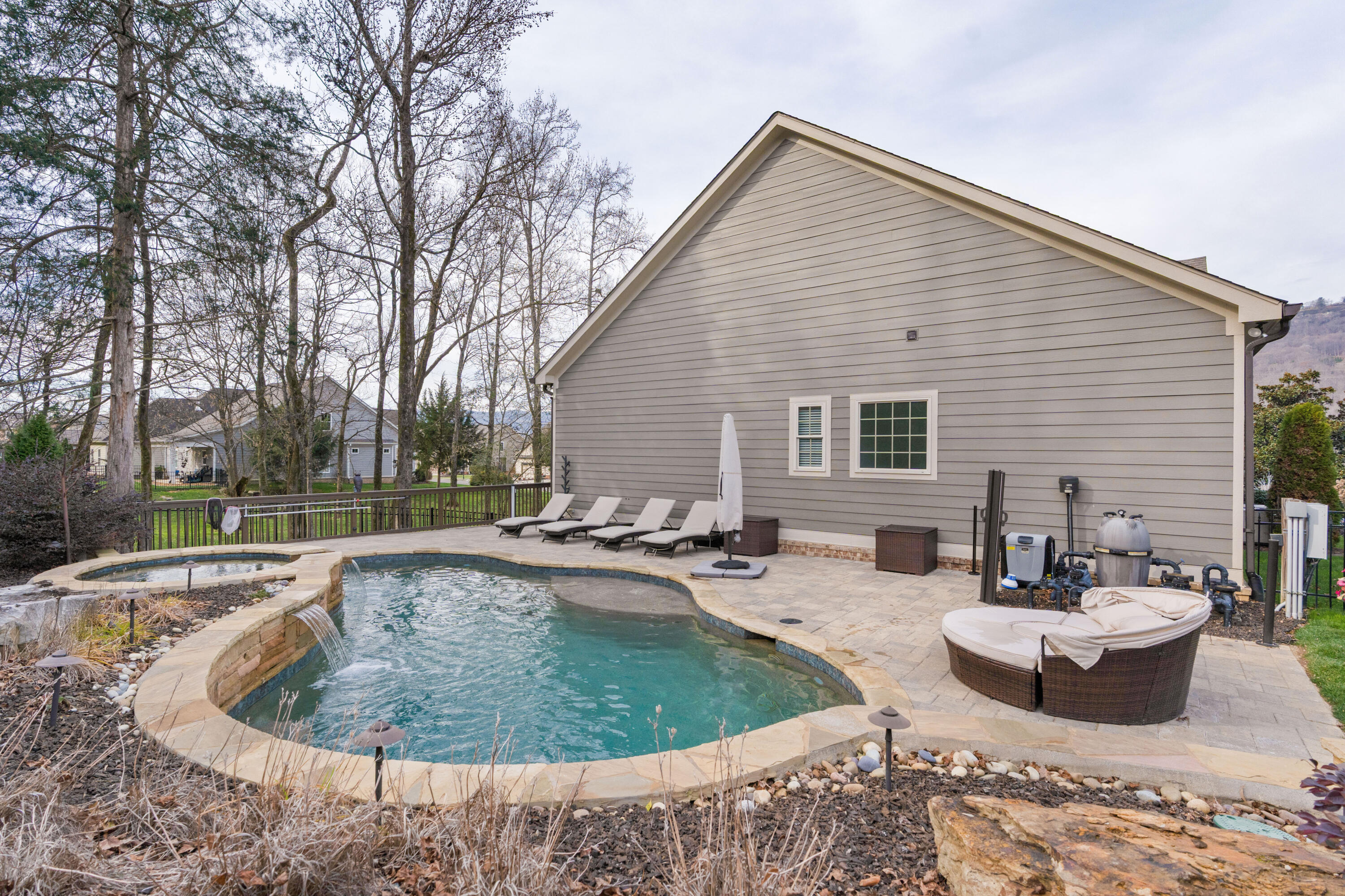 1150 Saddlebrook Drive, 195