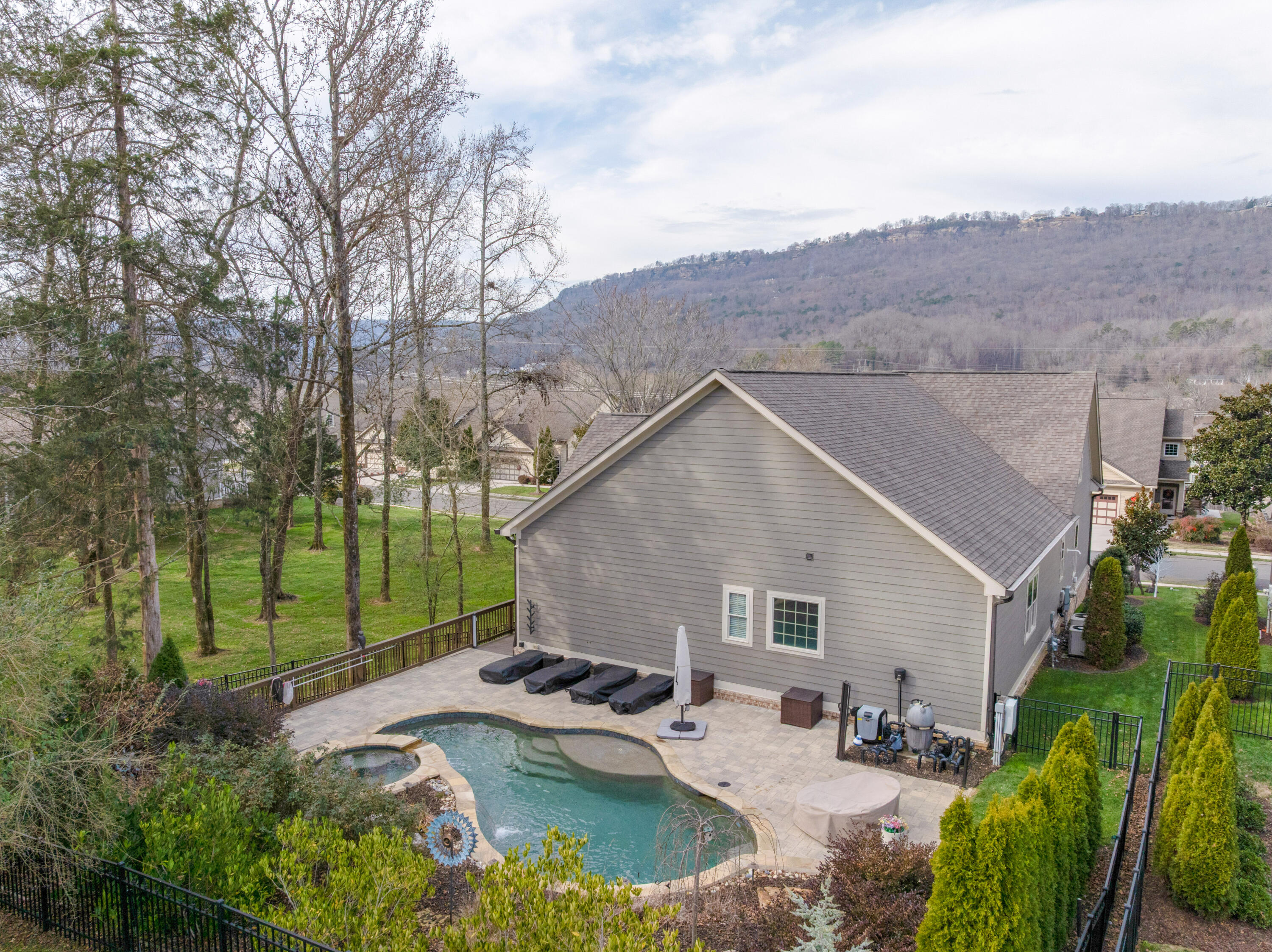 1150 Saddlebrook Drive, 195