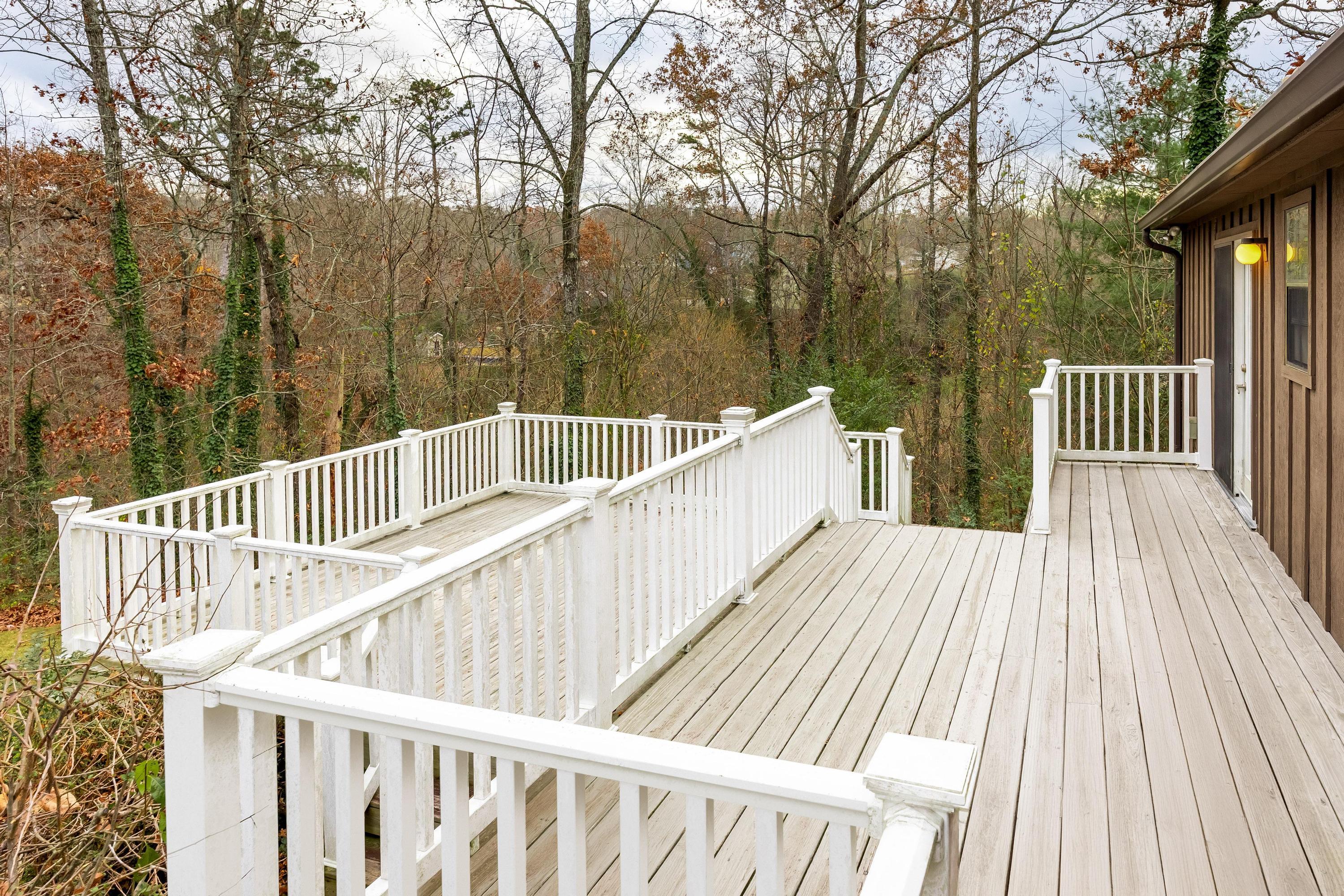 2536 Cross Winds Lane