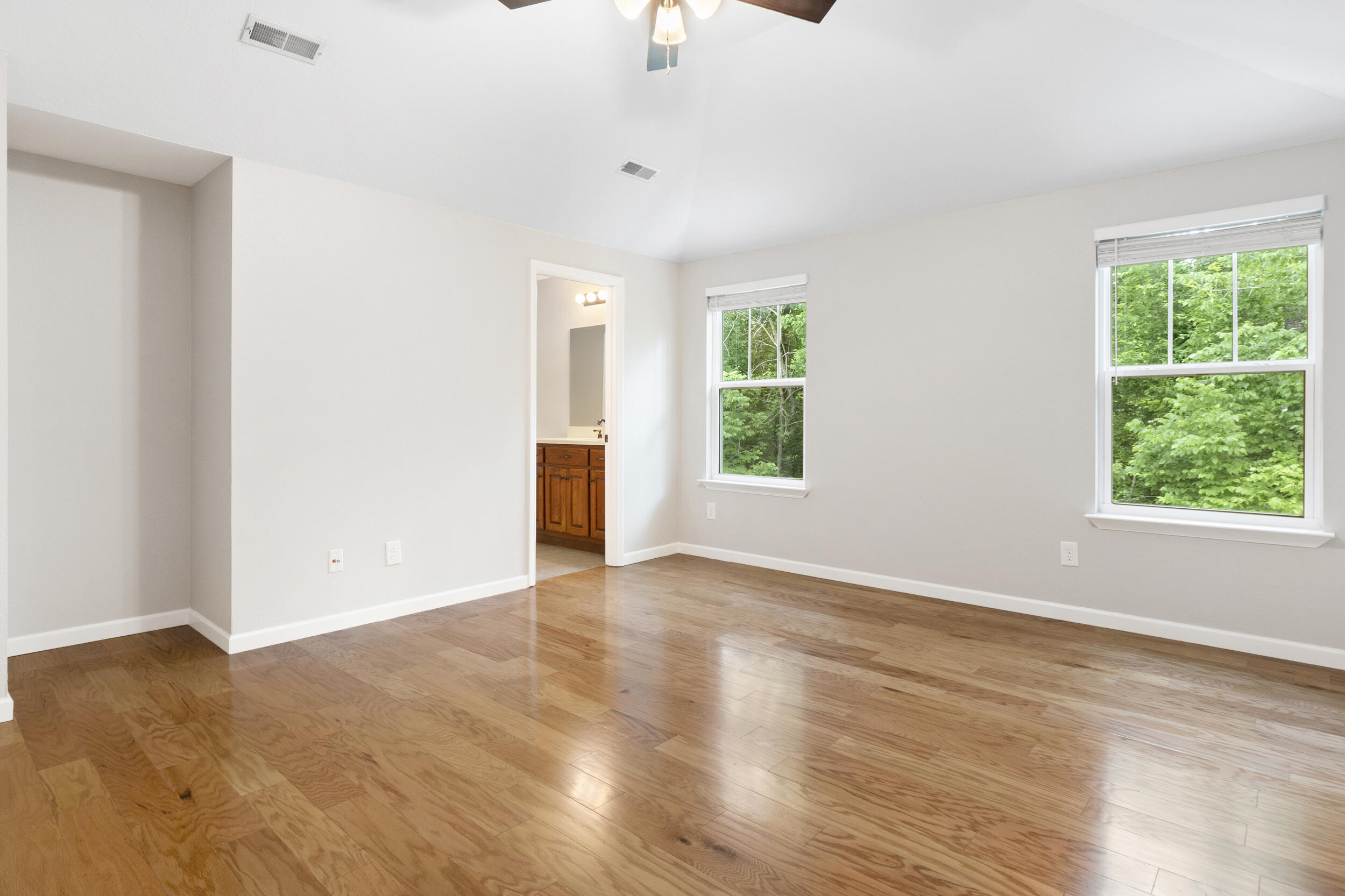 1190 Stonegate Circle NW