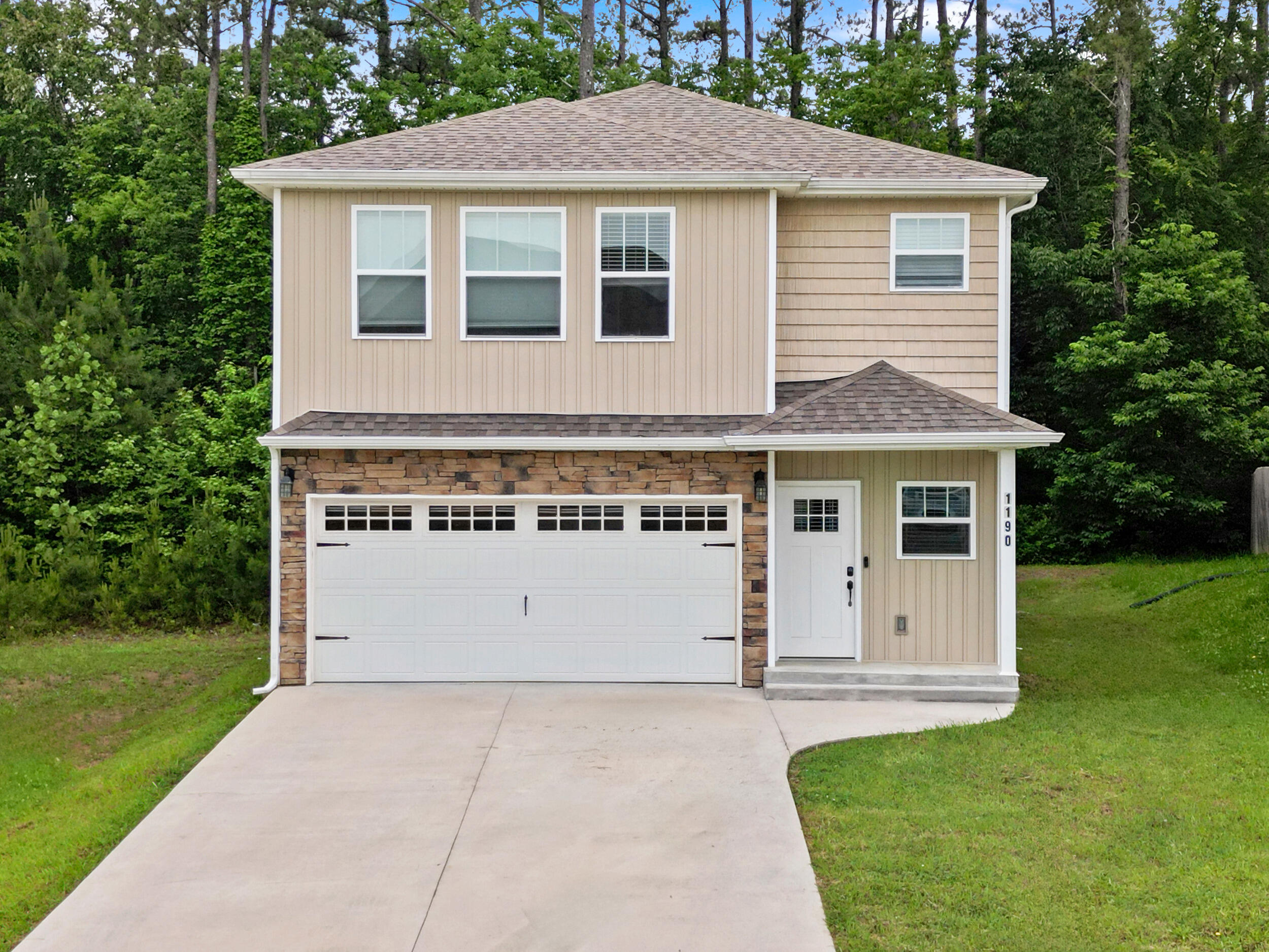 1190 Stonegate Circle NW