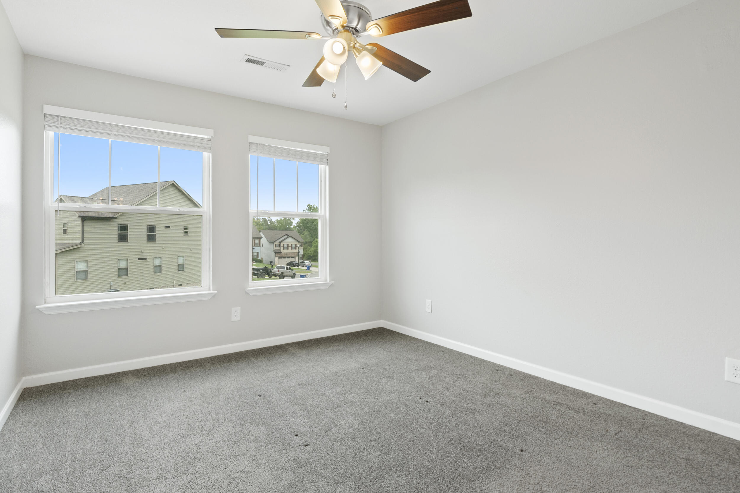 1190 Stonegate Circle NW